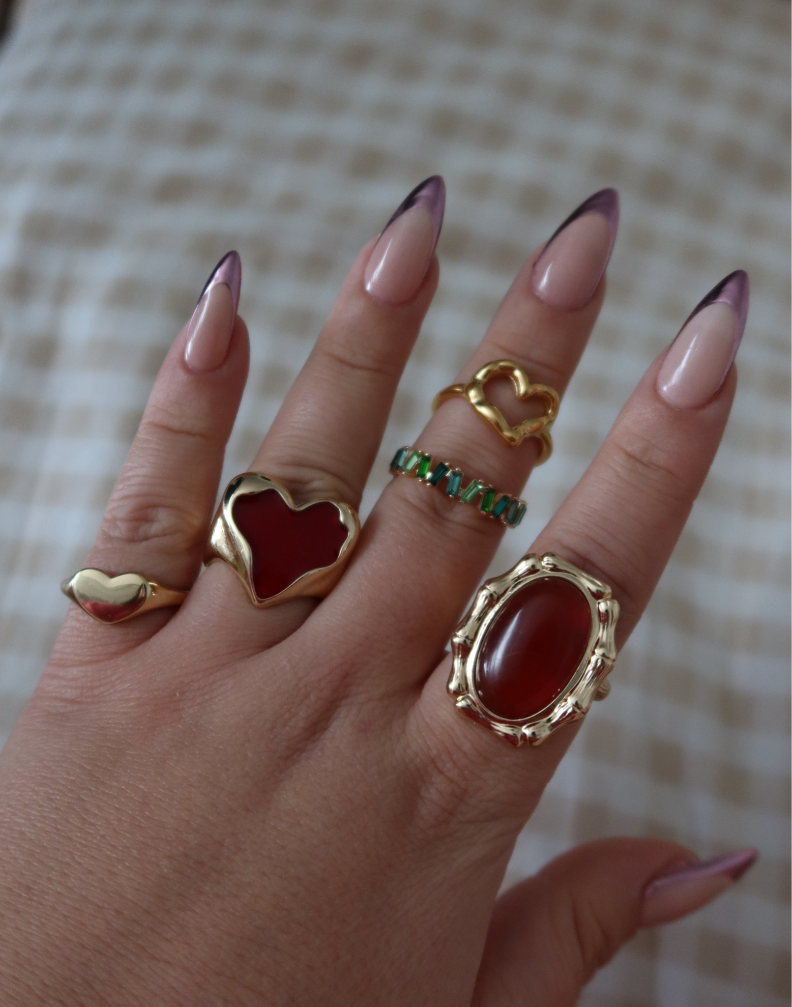 I’ve linked a few of the exact rings and I’ve also added some other gorg curve rings available x
