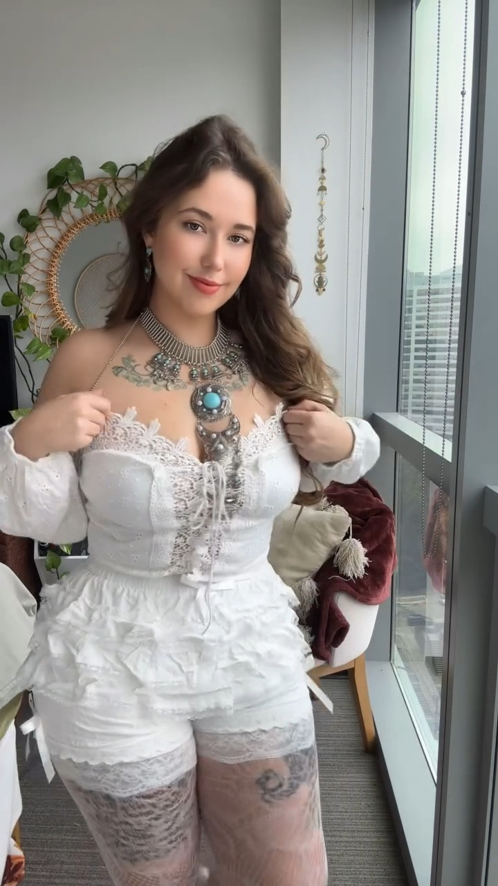 Only positive opinions allowed 🫶

This outfit was so much fun to put together! All white is always such a vibe. Summer fits are coming to an end. Time to break out the fall gear! 🍂 

#clothes #style #fashion #fashionblog #styletips #boho #hippie #midsize #curvy #loveyourslelf #plussize #hopecore #yourebeautiful #lovinglife #dressforyou #femalegaze #confidence #wardrobe #summerstyle #whimsical #allwhiteparty #bodypositivity #feminism #loveyourbody #weightloss #weightlossjouney