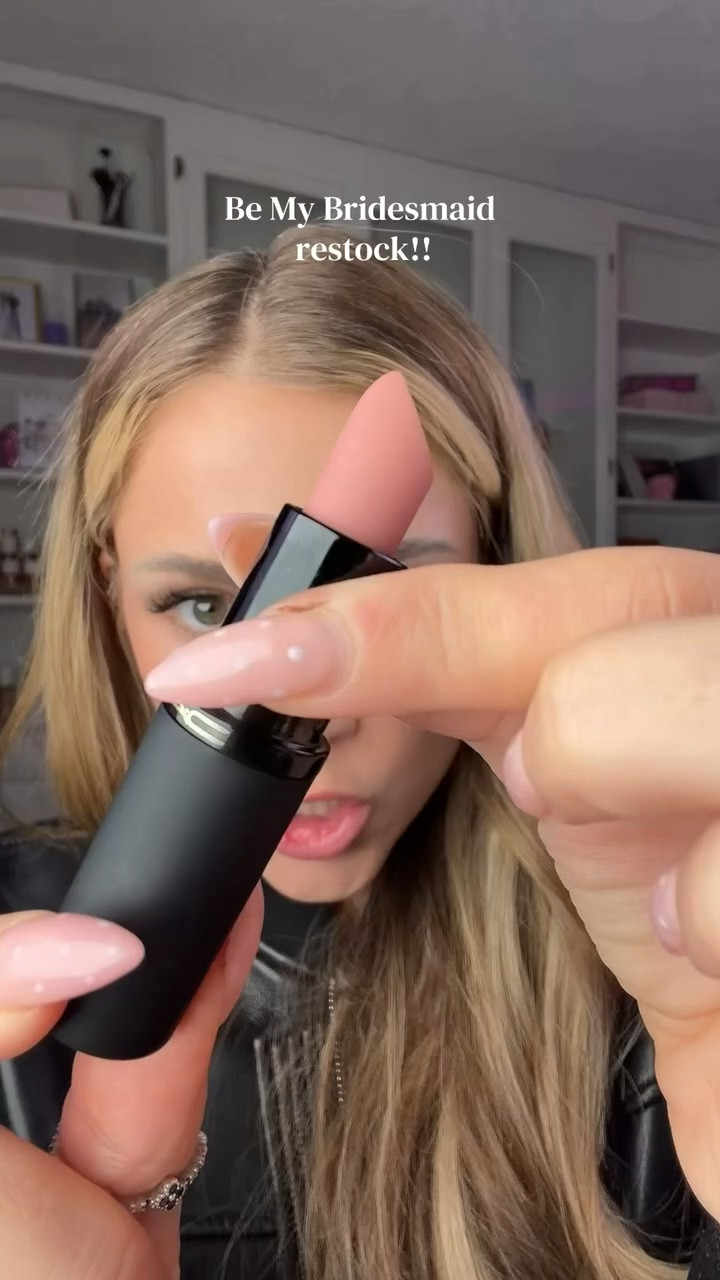 I have been waiting for the perfect pink from Mac and it’s finally back in stock! 💄💋
