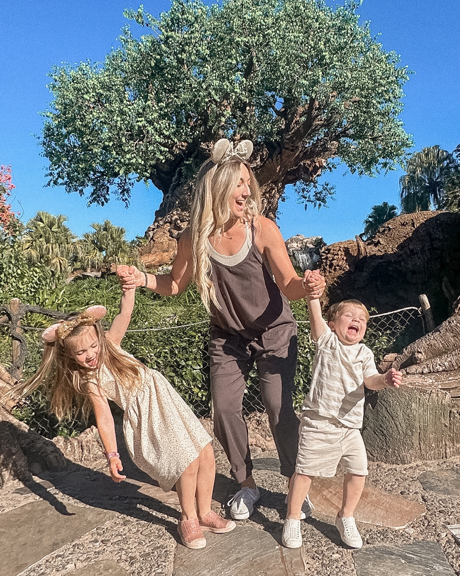 Comfy Disney outfits for Animal Kingdom!

Animal Kingdom outfits, Disney mom outfit, neutral Disney outfit, casual Disney outfit, Walt Disney world family outfits, mom style, Disney style, Disney kids, Disney toddler 

#LTKfamily #LTKtravel #LTKkids