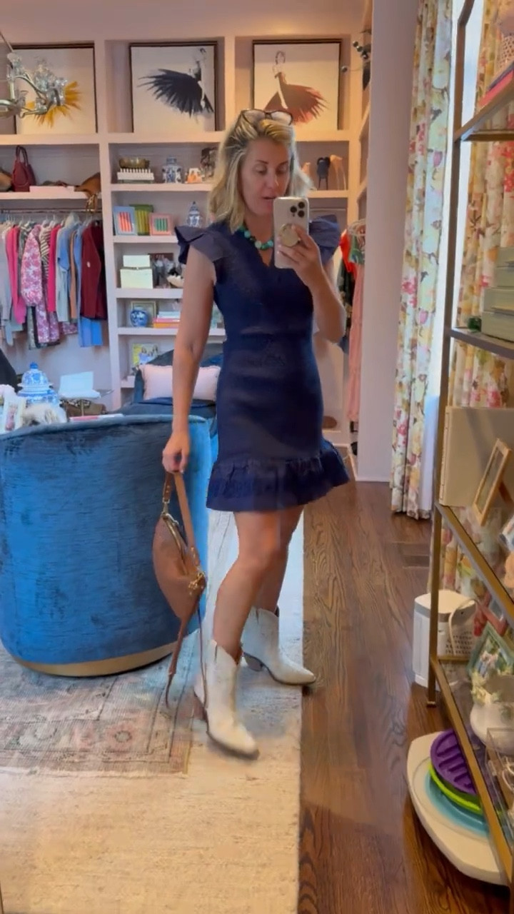Who doesn’t love a good navy dress? Let me tell you, this is a really good one. The detail, the flutter sleeve & the trim is a yes! 
Dress - small
Boots - 8


#LTKdayinmylife #LTKmomlife #LTKOver40