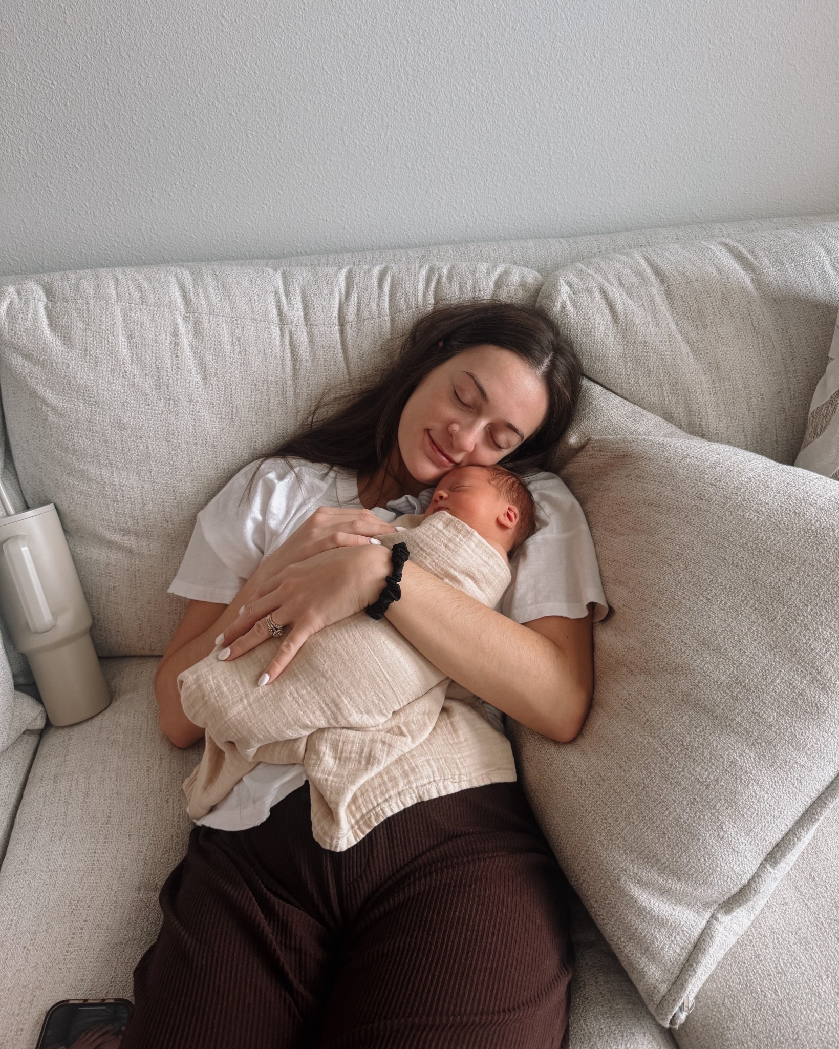 New mom essentials 🤍
Cozy pajamas, my favorite water bottle, and a soft muslin blanket for baby — soaking up all the snuggles with our baby girl. 

// newborn essentials // newborn must haves // postpartum essentials // fourth trimester // fresh48 // postpartum style // new mom life // target finds // gap finds // organic baby finds //

#LTKdayinmylife #LTKBaby #LTKmomlife