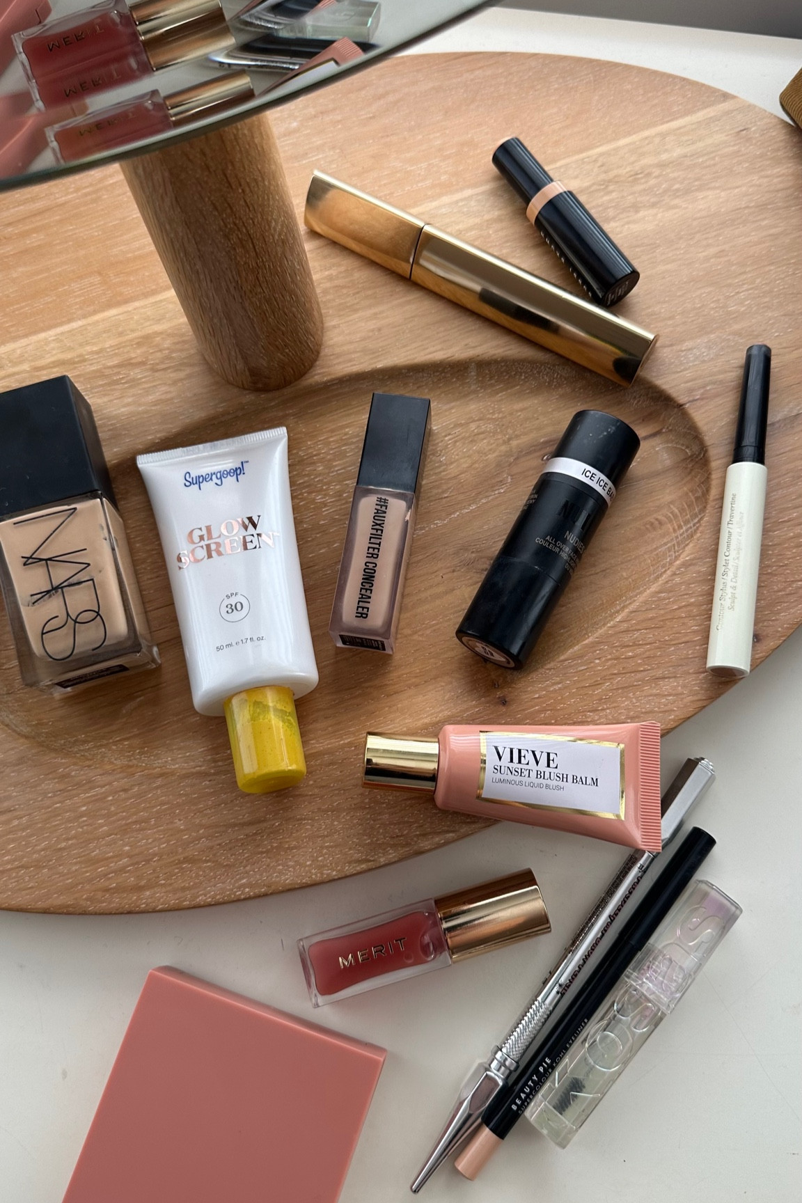 Daily beauty favourites. Makeup routine. Summer skincare. Light makeup.

#LTKbeauty #LTKSeasonal #LTKeurope