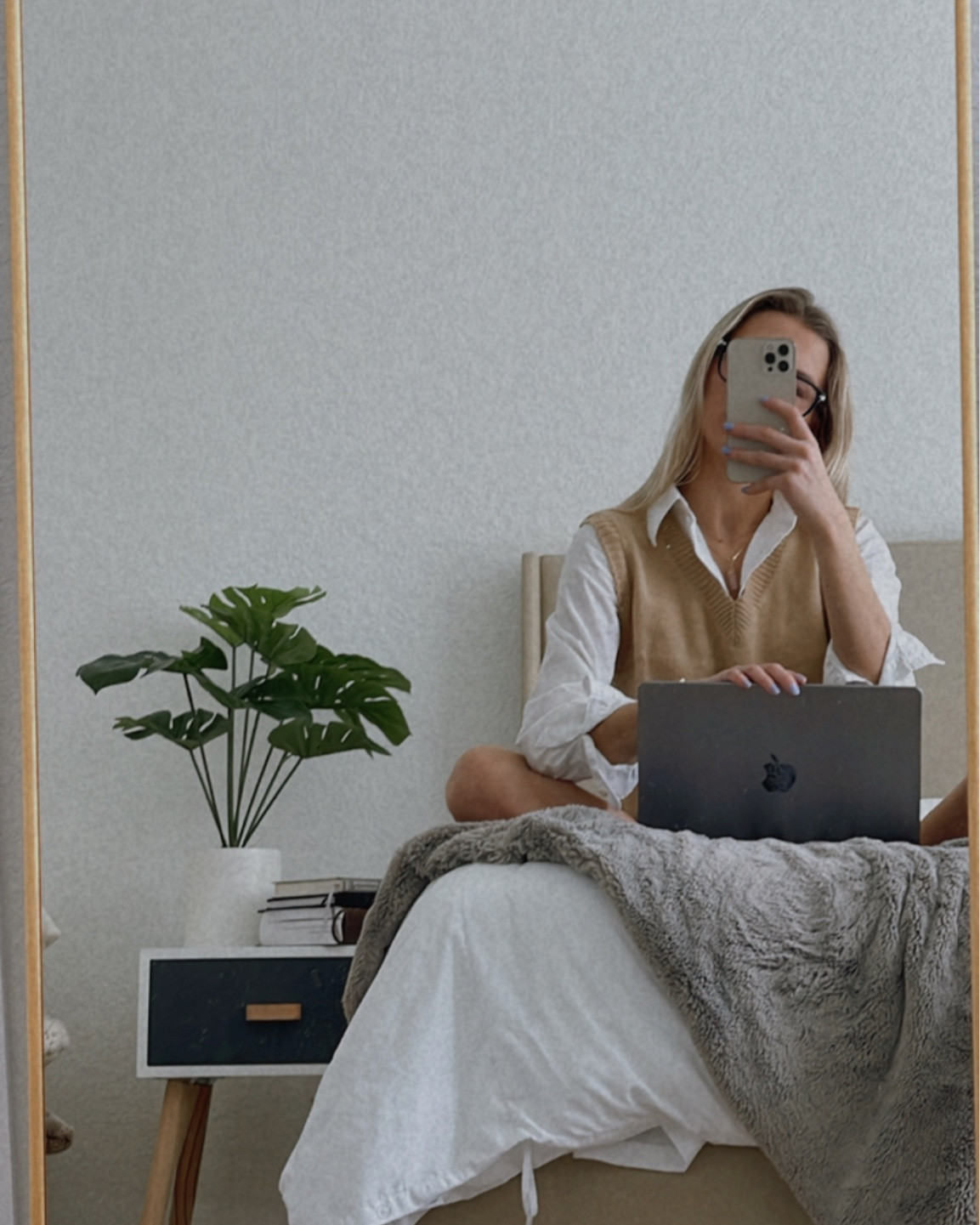 Button up: Ralph Lauren (linked) 
Best: Amazon size S (linked) 
Glasses: Persol 
Accessories linked 
Laptop: MacBook Pro 14inch, Space Grey 

#LTKGiftGuide #LTKworkwear #LTKSeasonal