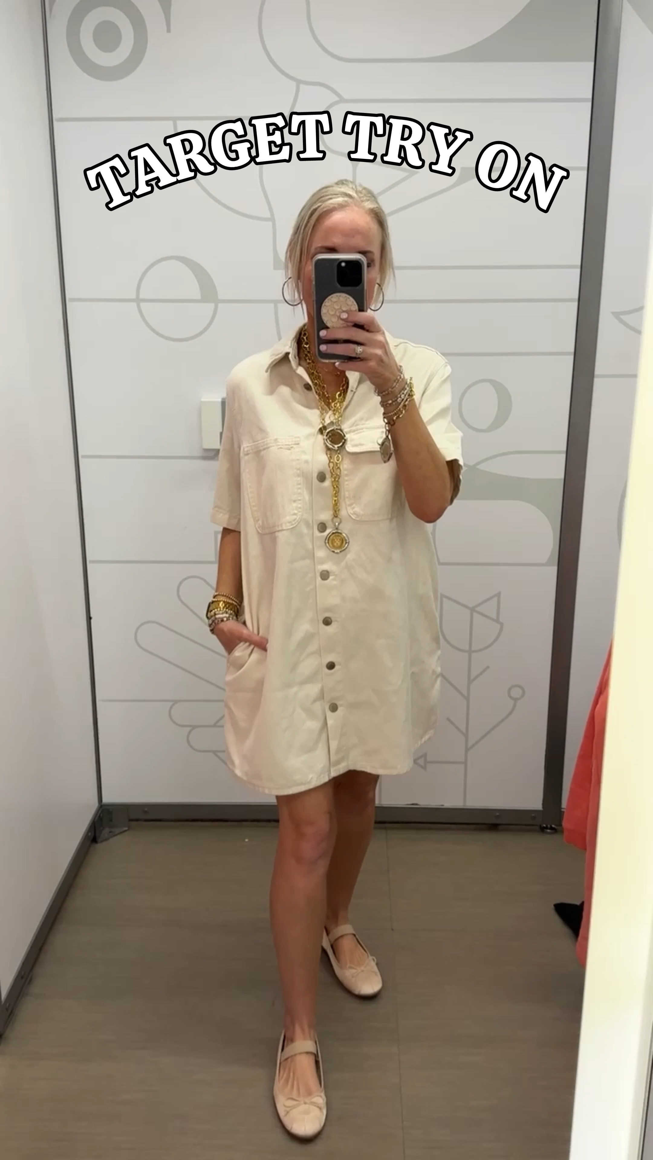 Ready to refresh your fall wardrobe? 

I just wrapped up a fun Target In-Store Try-On, and let me tell you—these finds are perfect for the upcoming season! From cozy sweater weather to chic workwear, Target has everything you need to elevate your style game this fall.

Think staple dresses that effortlessly transition from day to night, a must-have sweater that’s perfect for layering, and a maxi denim skirt that’s giving all the vintage vibes. Whether you're running errands, heading to the office, or just want to feel fabulous every day, there's something here for everyone. 

Come along with me as I try on these versatile pieces that you’ll be reaching for all season long. Trust me, your fall wardrobe will thank you! Follow me for more styling tips and fashion inspiration tailored just for you. Let’s make this season our most stylish yet! ✨



#LTKMidsize #LTKFindsUnder50 #LTKOver40