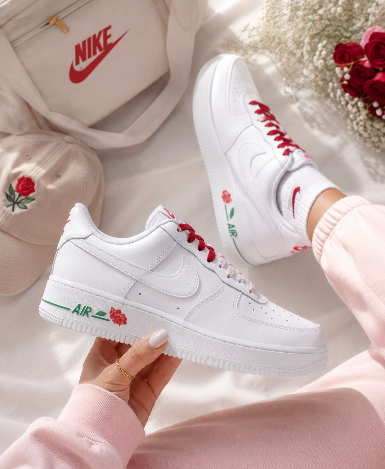 🚨 DOUBLE WHAMMY on these special edition Air Force 1s! 🌹🤍

Already OVER 20% OFF PLUS there’s a code for an additional 25% OFF! 🤯🙌

These aren’t your everyday Air Force 1s—the rose details make them so unique while still matching everything. ❤️🌹

#LTKSaleAlert #LTKgrwm #LTKootd