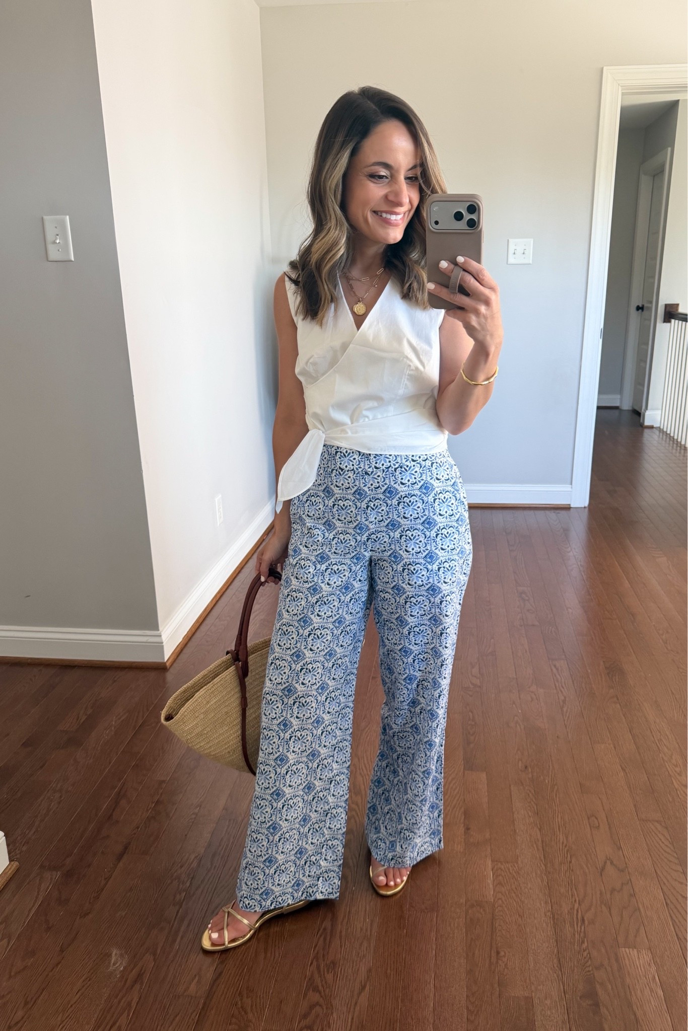 Vacation ready pants! The pull on pants from loft in a fun print. These have a 10” rise and a 27.5” inseam in petite! 

Pants: petite xxs 
Top: petite xxs

#LTKPetite