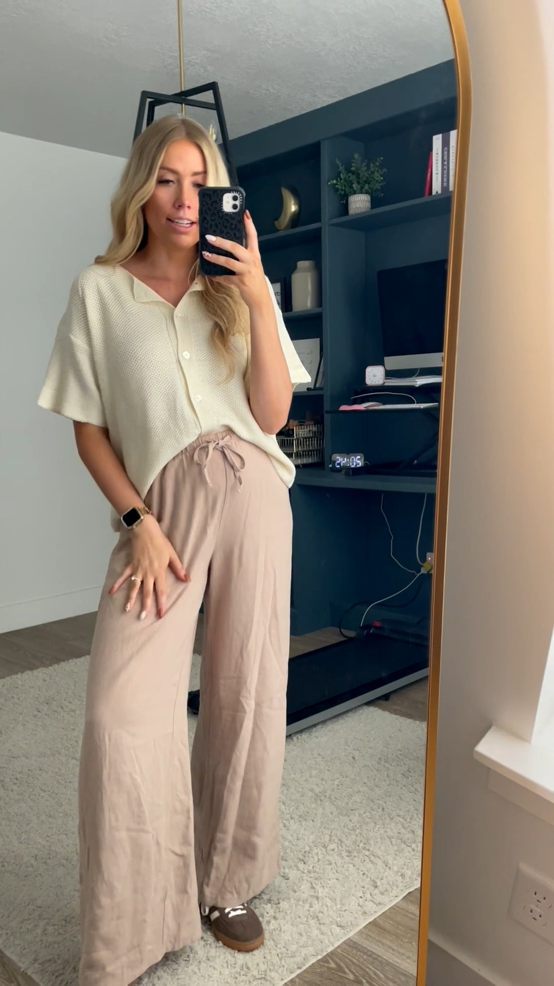 bump friendly teacher outfit!

short sleeve button up knit top: wearing usual M
linen pants: true to size
brown adidas: true to size 

| teacher outfit | fall outfit | pregnant outfit | bump friendly 


#LTKWorkwear #LTKBump #LTKSeasonal