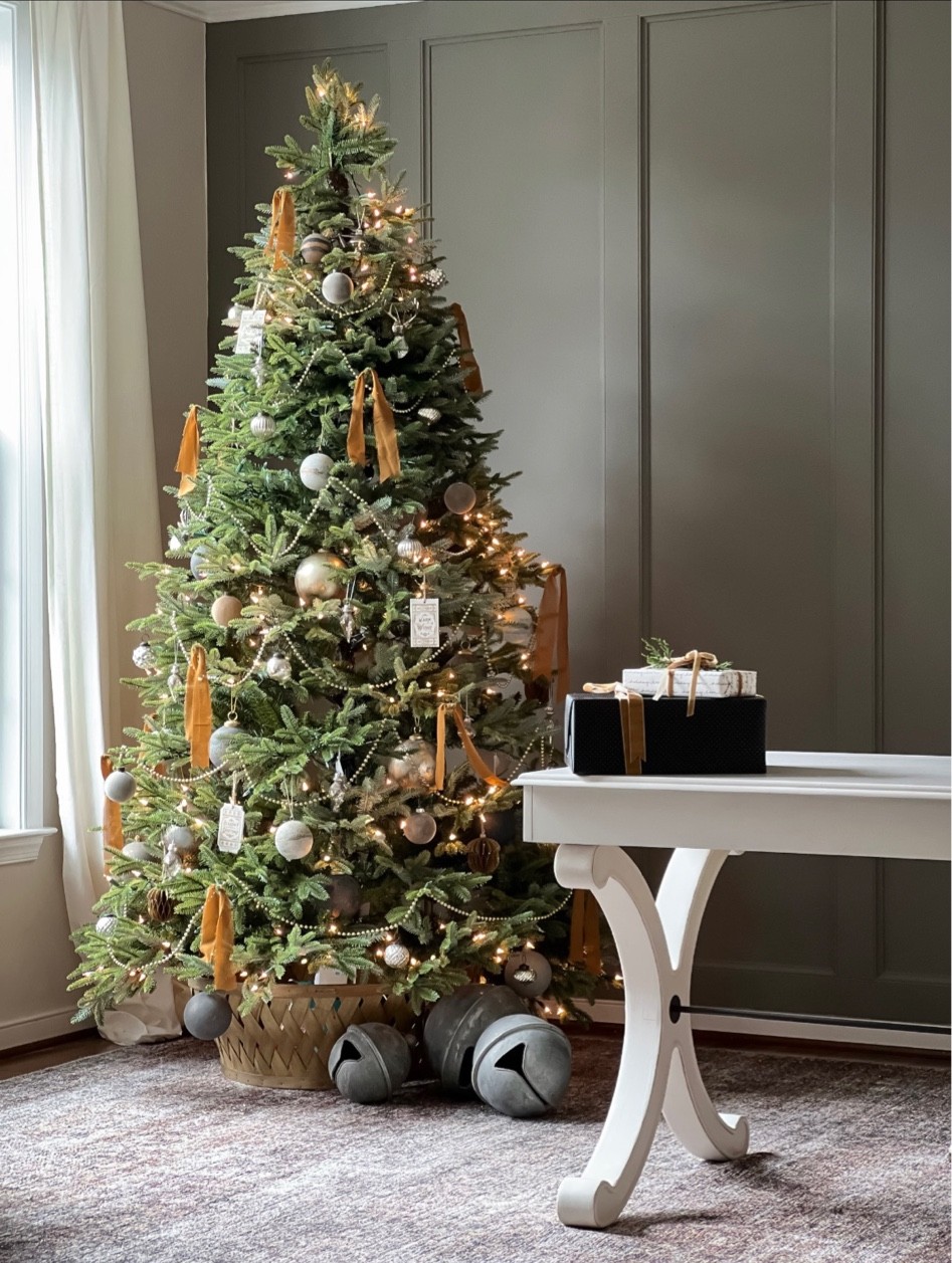 Hearthy Neutral Christmas Tree

Lattice tree collar, woven tree collar, Balsam Hill Christmas Tree, Fraser Fir tree, artificial christmas tree, chiffon ribbon, gold christmas ornaments, mercury glass ornaments, gold bead  tree garland, christmas decor, holiday garland, holiday decor


#LTKhome #LTKHoliday #LTKSeasonal