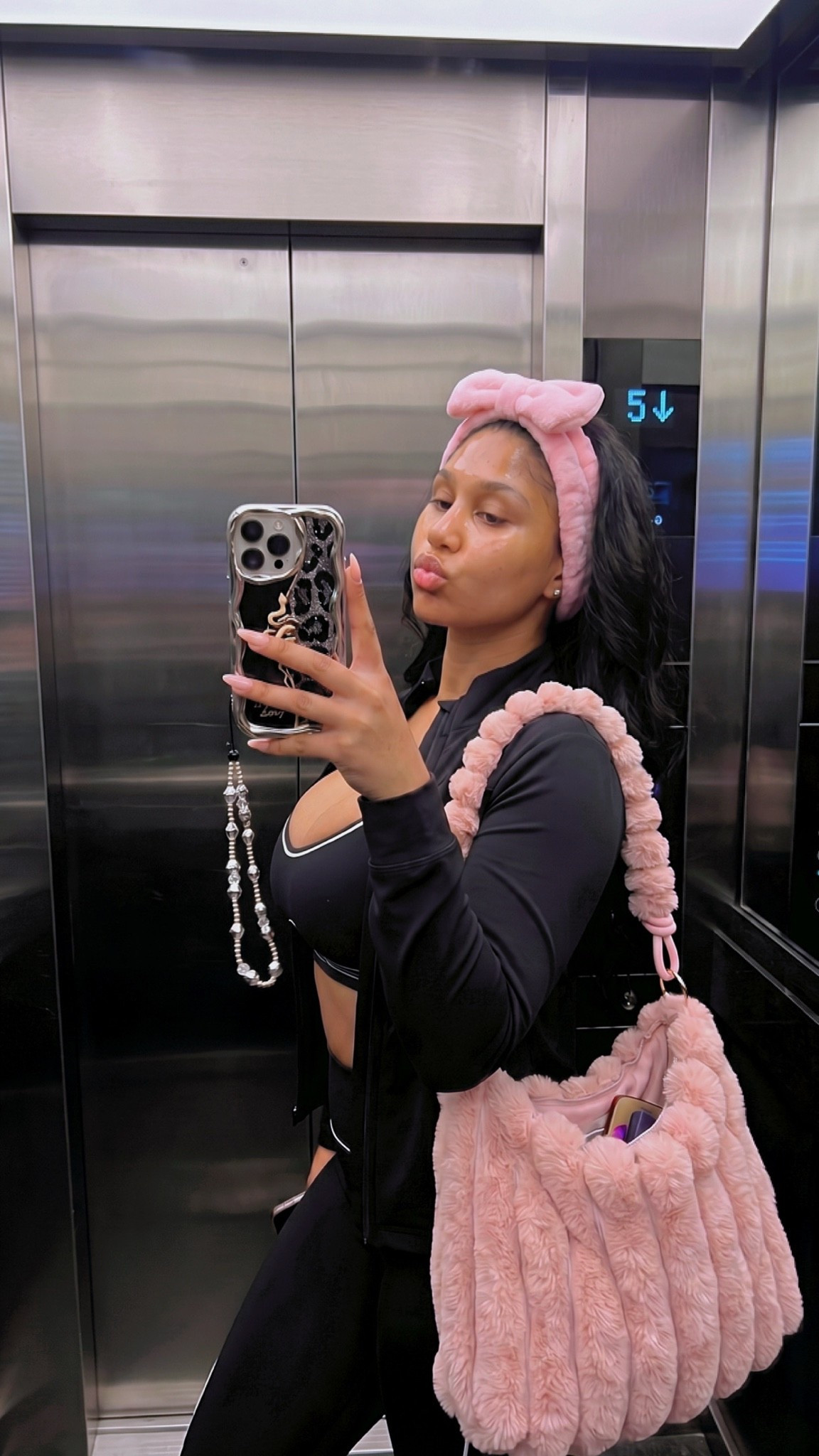 Cutest tote & matching head band

#LTKdayinmylife #LTKootd