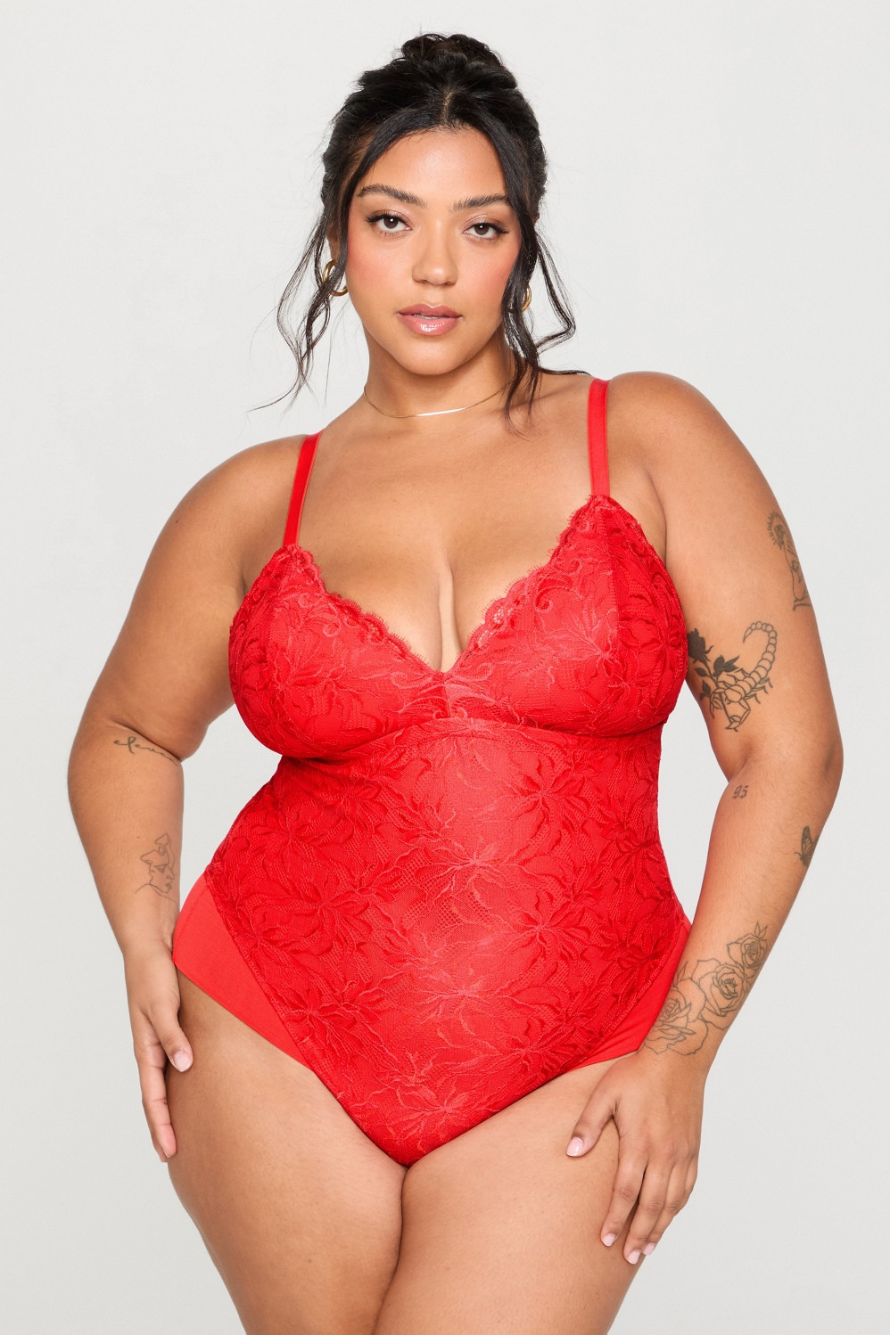 Smoothing Lace Bodysuit | Fabletics