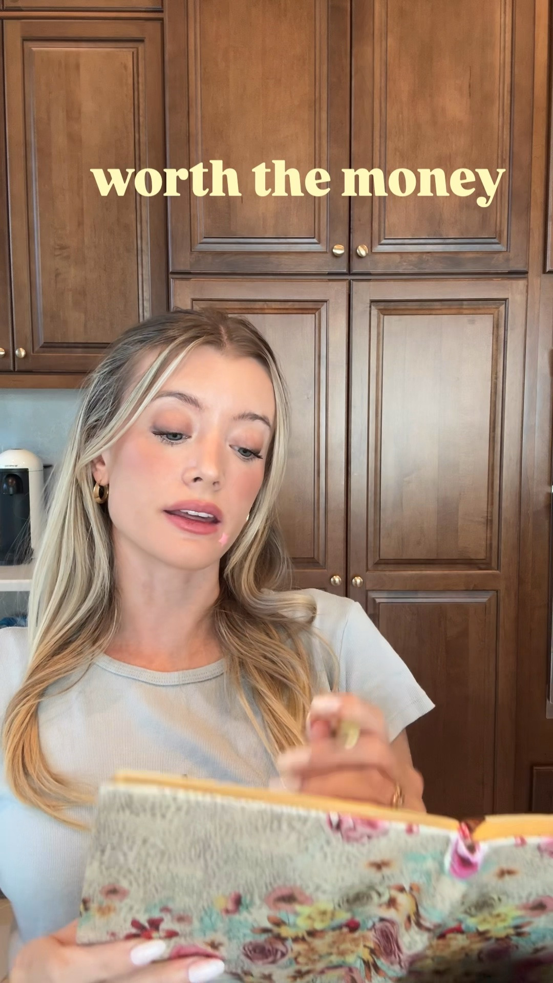 Things that I think are worth the money - working girl edition! 

Work tote
Lip liner 
Makeup 
Work bag
Work pants
Water bottle

#LTKBeauty #LTKWorkwear #LTKvlog