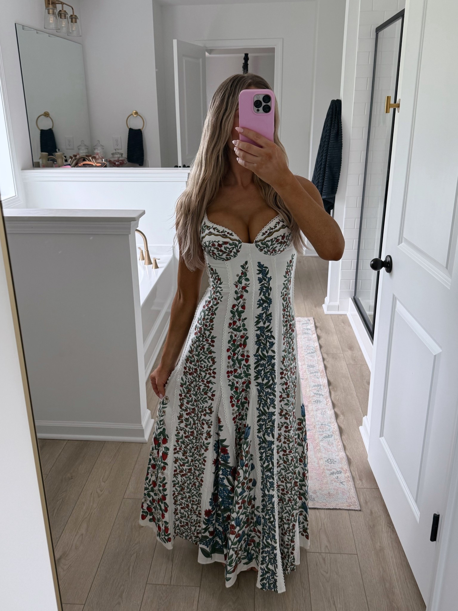 The prettiest Farm Rio dress 🍓 

#LTKootd #LTKdayinmylife #LTKSeasonal