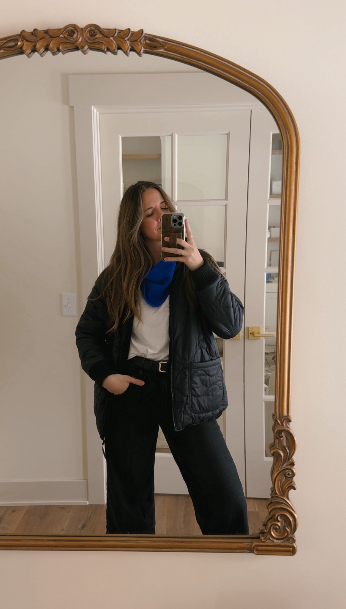small jacket 
small t shirt 
28 jeans 

love this triangle scarf for winter 👌🏼

#LTKSeasonal