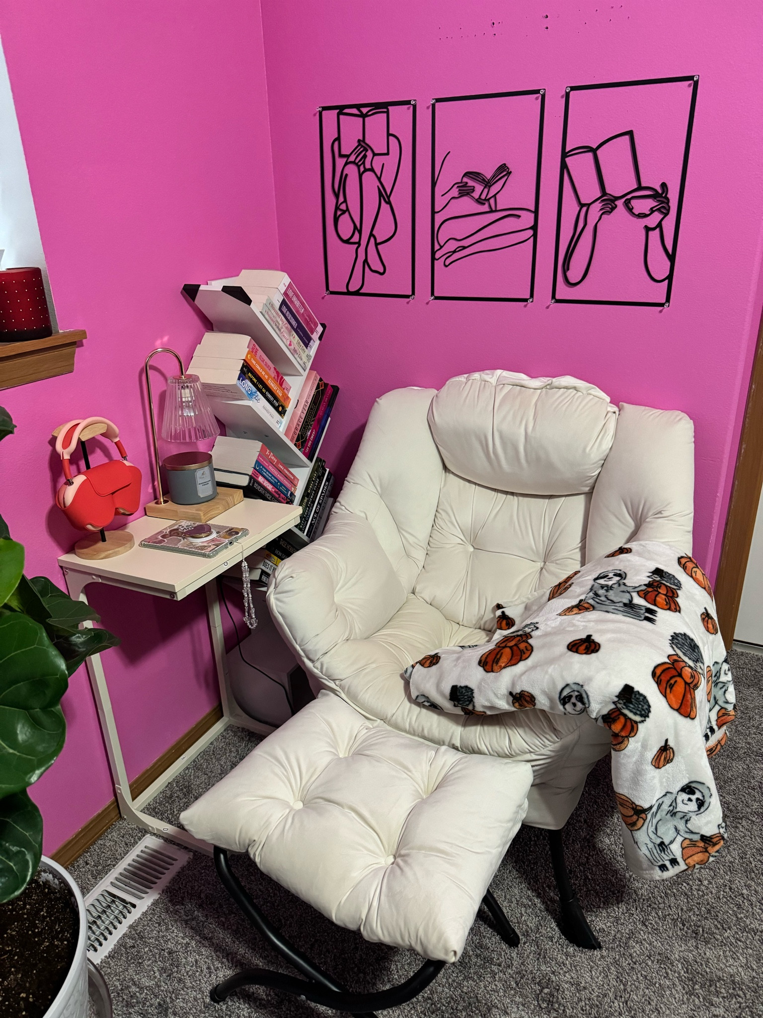 Reading corner decor reveal!!! 

#readingroom #readingcorner #readingspace #readingroomdecor

#LTKFamily #LTKHome #LTKFindsUnder100