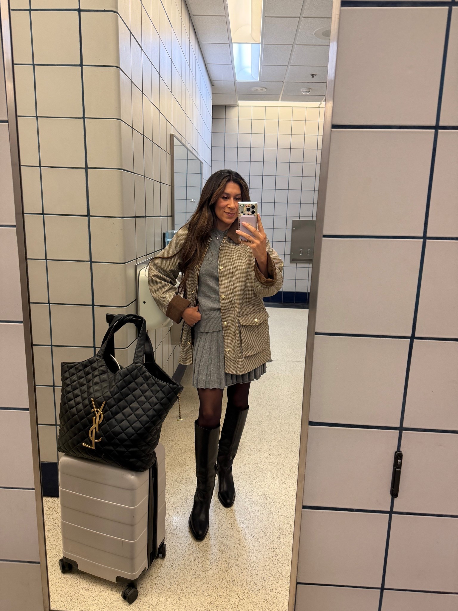 Travel fit 

April OOTD 
Travel Outfit 
Airport Travel 
Favorite Boots 
Favorite Set 