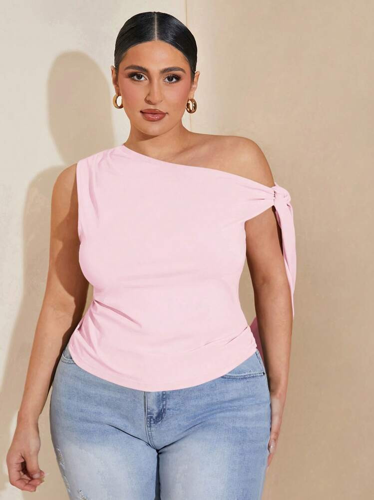 SHEIN BAE Plus Size Women Asymmetric Off-The-Shoulder Black Top, Suitable For Commute, Date, Afternoon Tea, Valentine's Day, Summer, Birthday, Formal, Party, With Flounce,Going Out Tops Women,Valentine's Day,Valentine Outfits For Women | SHEIN