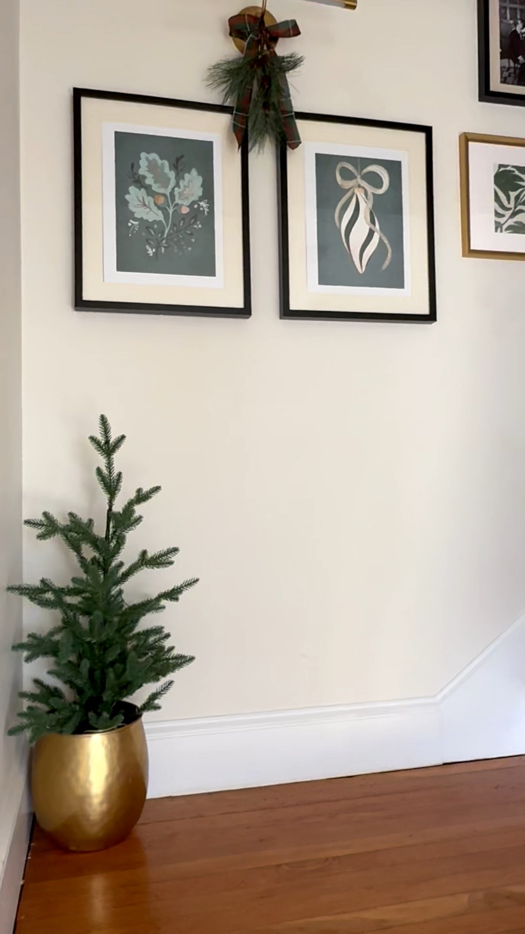 Holiday entry  

#LTKHome #LTKHoliday