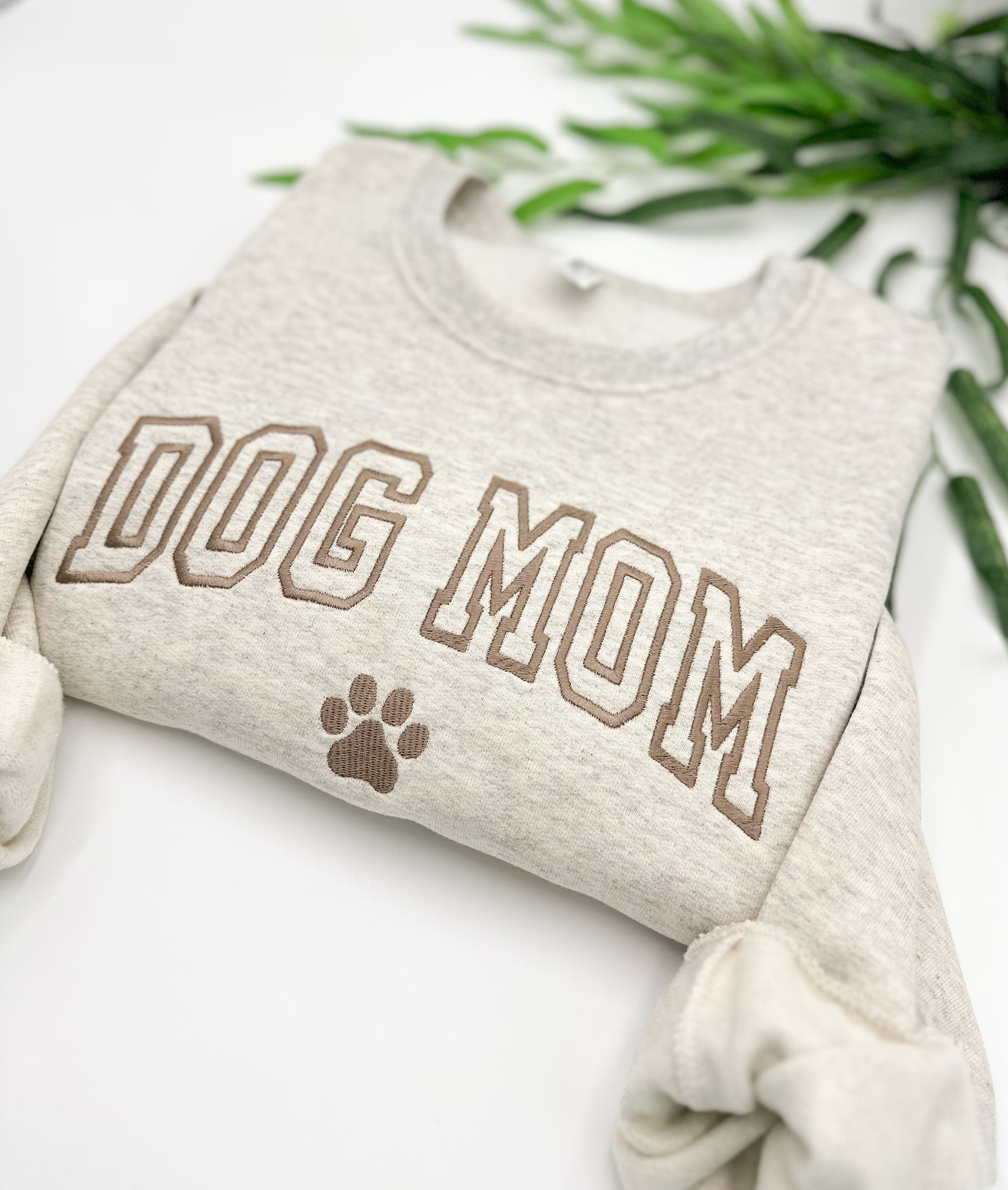 EMBROIDERED Dog Mom With Paw Sweatshirt, Dog Mama Crewneck, Aesthetic Style Sweater, Dog Parent H... | Etsy (US)