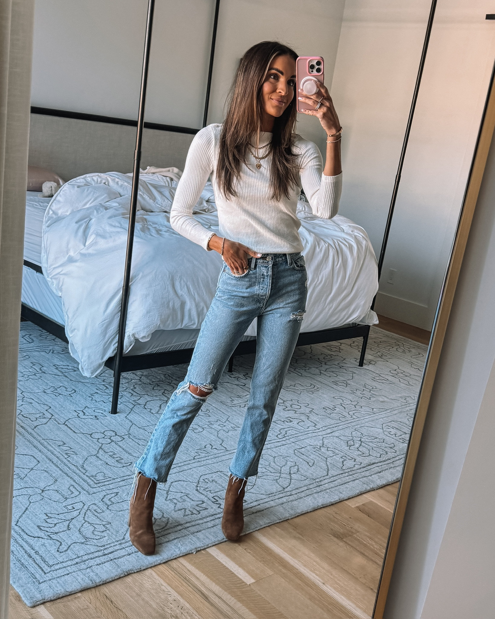 maybe my most worn pair of jeans ever! 🙌🏻 the most flattering fit and just the right amount of distressing! fit tts, wearing size 24


#jeans #favejeans #denim #girlfriendjeans #winteroutfit 

#LTKstyletip