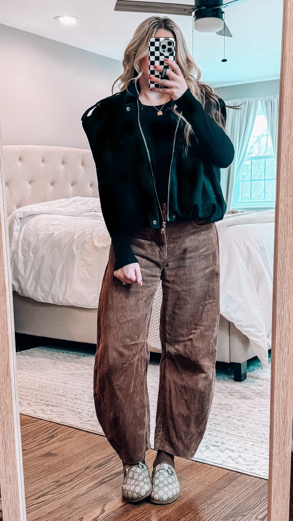 Suede vest! 
Barrel pants 
Basic long sleeve tee

#LTKootd #LTKSeasonal #LTKWorkwear