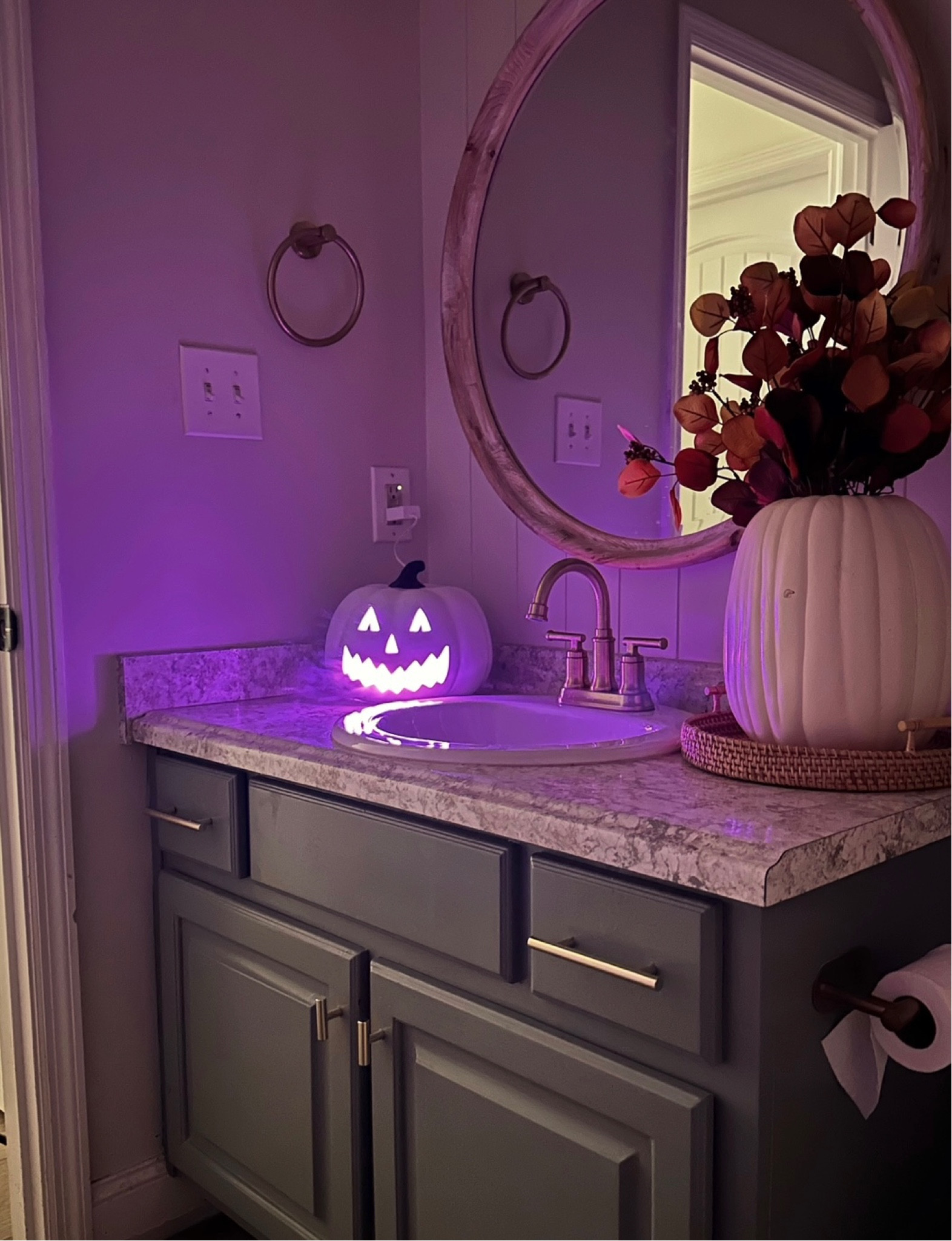 Diffuser Jack O lantern!🎃 Jack o lantern linked below!!
