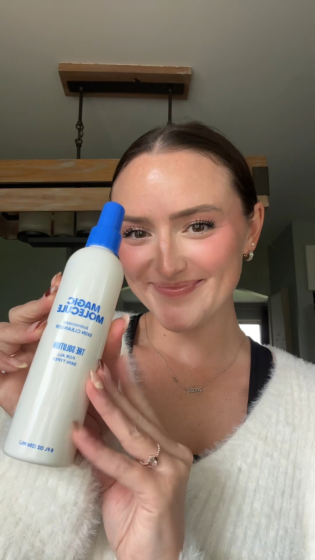 THE BEST antimicrobial facial spray! This has helped my postpartum acne, tremendously. THANK YOU MAGIC MOLECULE ✨🫶🏼💙 