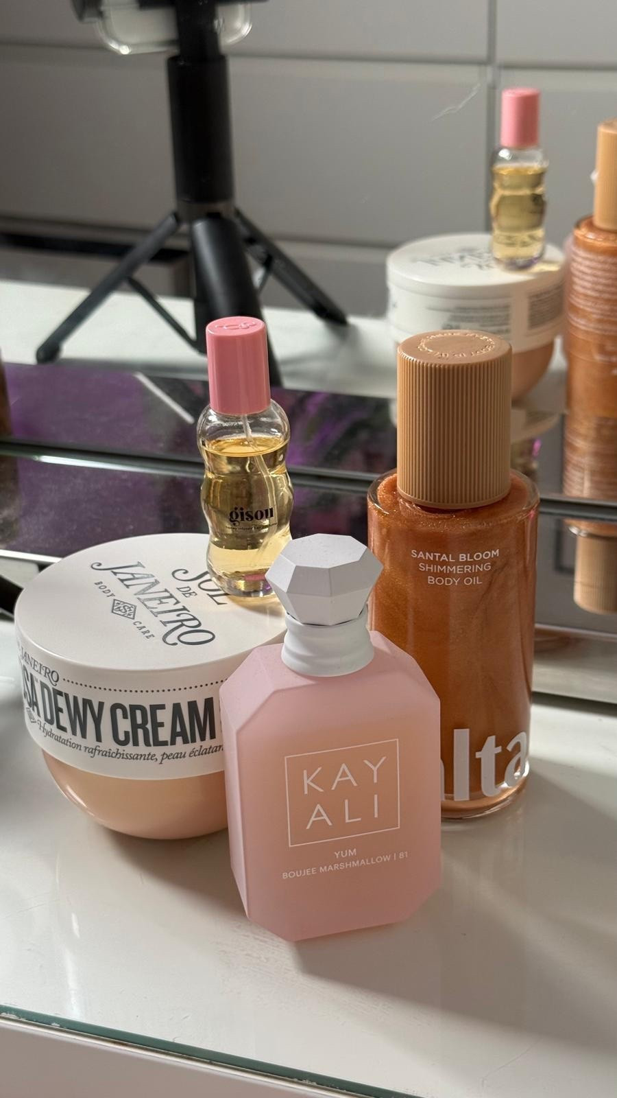 Some products I’ve been loving recently 🫧♥️


Skincare, Perfume, Boots, Space NK, Gisou, Hair perfume, Sol de Janeiro, Kay Ali, Perfume, Gift Guide, Gift ideas

#LTKbeauty #LTKuk #LTKwinter