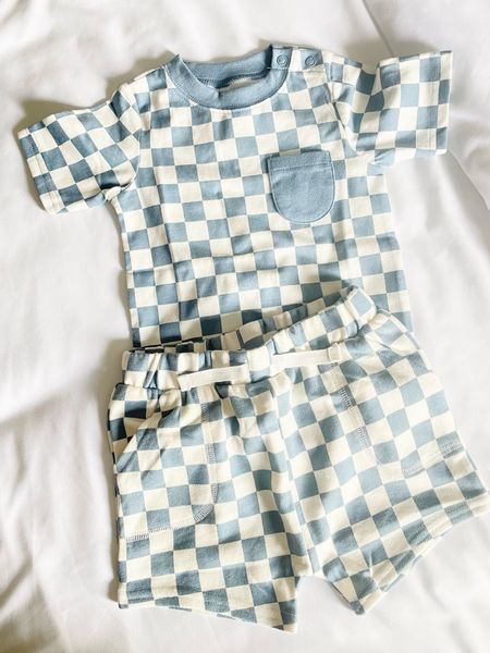 Cute little checkered set, comes in sizes 0-24 months 👶

Also linking some black basics bc every closet can use more black 💁‍♀️


Baby boy style, Walmart finds

#LTKbump #LTKbaby #LTKkids