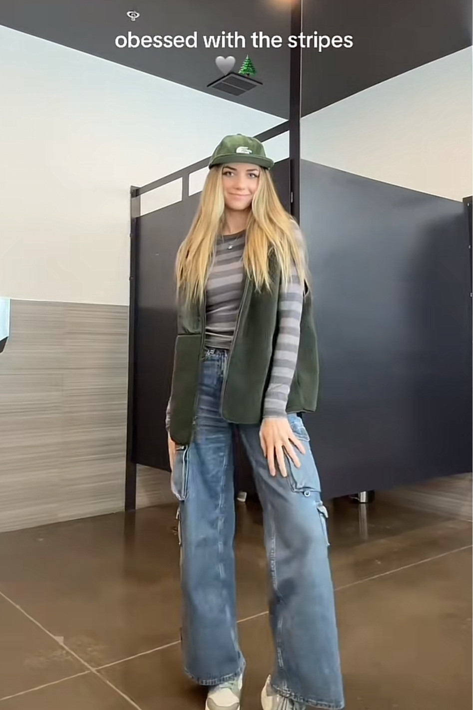 Fall outfit inspo 🩶🌲 XS long sleeve top, L fleece vest, size 24 jeans! 

#LTKSeasonal #LTKfindsunder100 #LTKVideo