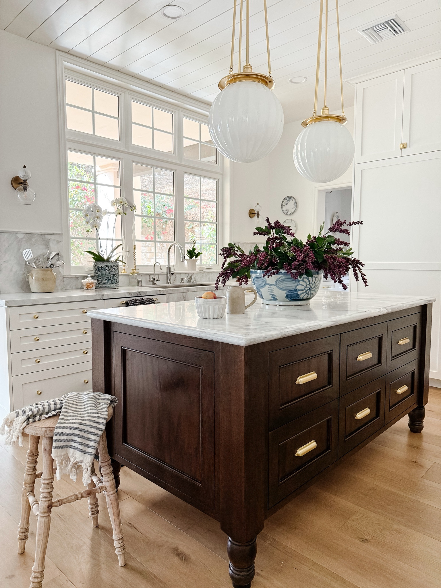 My kitchen sources linked here! Including kitchen pendant and hardware.