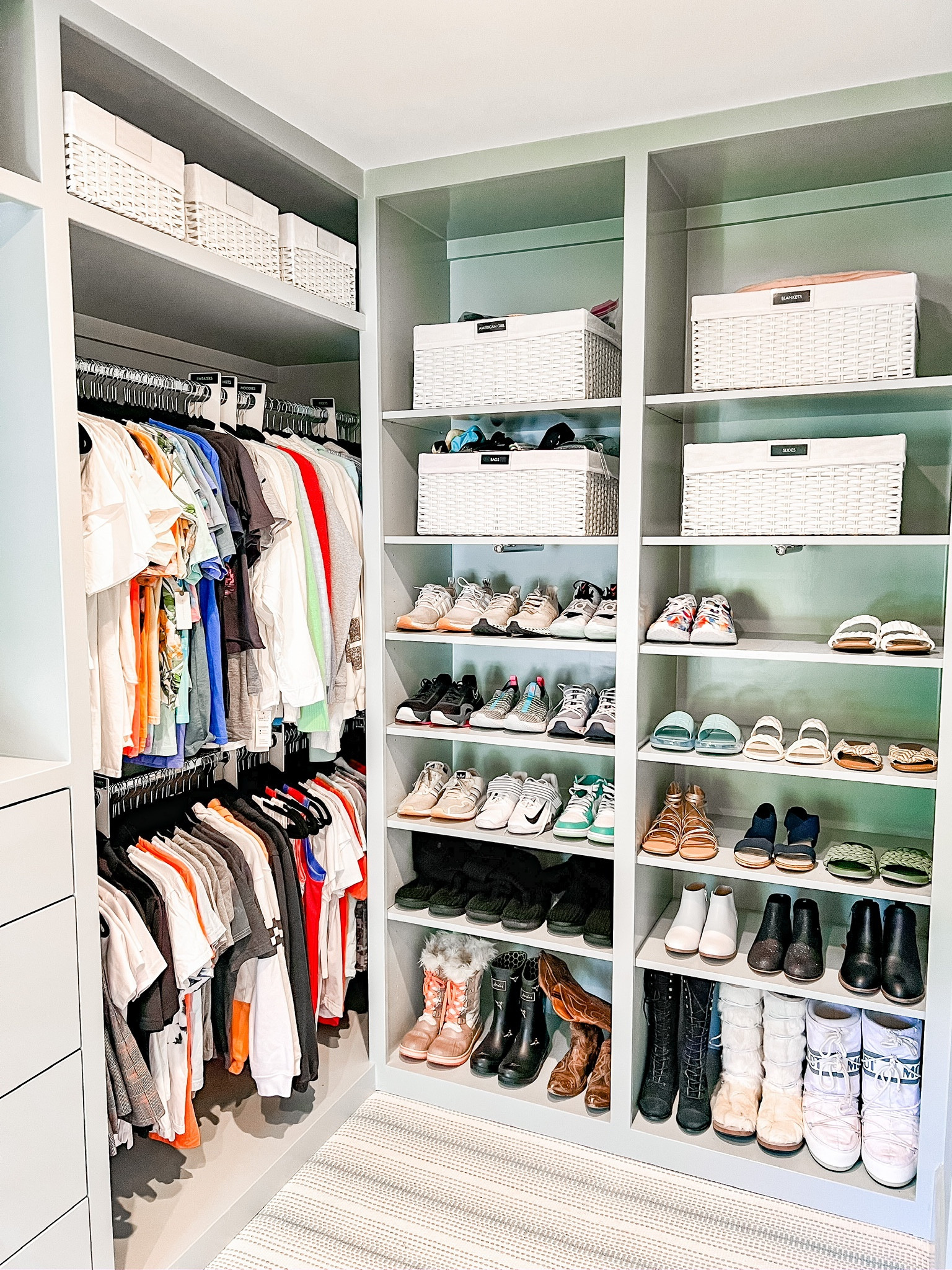 📚✏️Who’s ready for back to school? This week we will be sharing our pro tips and some inspiration for getting kids and teens closets organized and ready for the school year!

TIP #1: EDIT
The back to school season is the perfect time to modify clothing and remove any items that are stained or no longer fit. This also creates space for all the new clothes and uniforms!

Like what you see in this tween closet? We will be linking all of our favorite products used in the link on our bio!

#LTKkids #LTKhome #LTKBacktoSchool