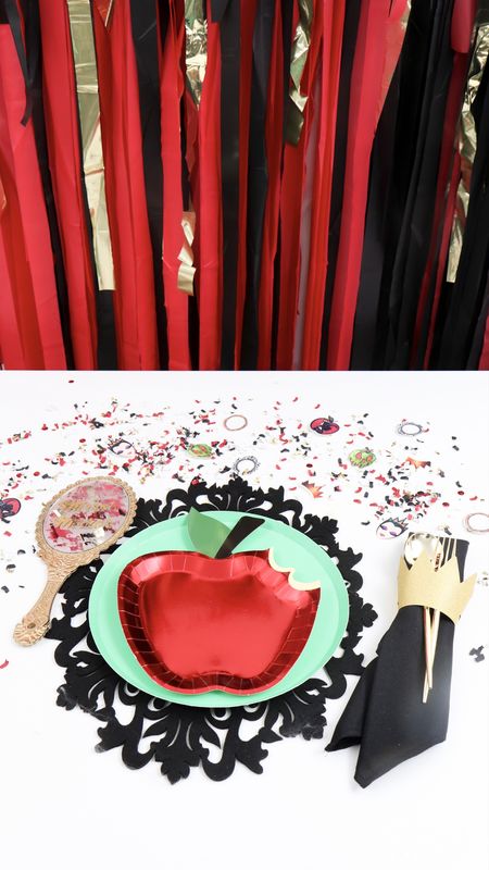 Disney Villains Place Settings - THE EVIL QUEEN 🍎 👑

I have two options for this one- the apple just bitten and the poison apple revealed! 🍏💀

#disney #disneyvillains #disneyparty #partyideas #tablesetting



#LTKfamily #LTKparties #LTKkids