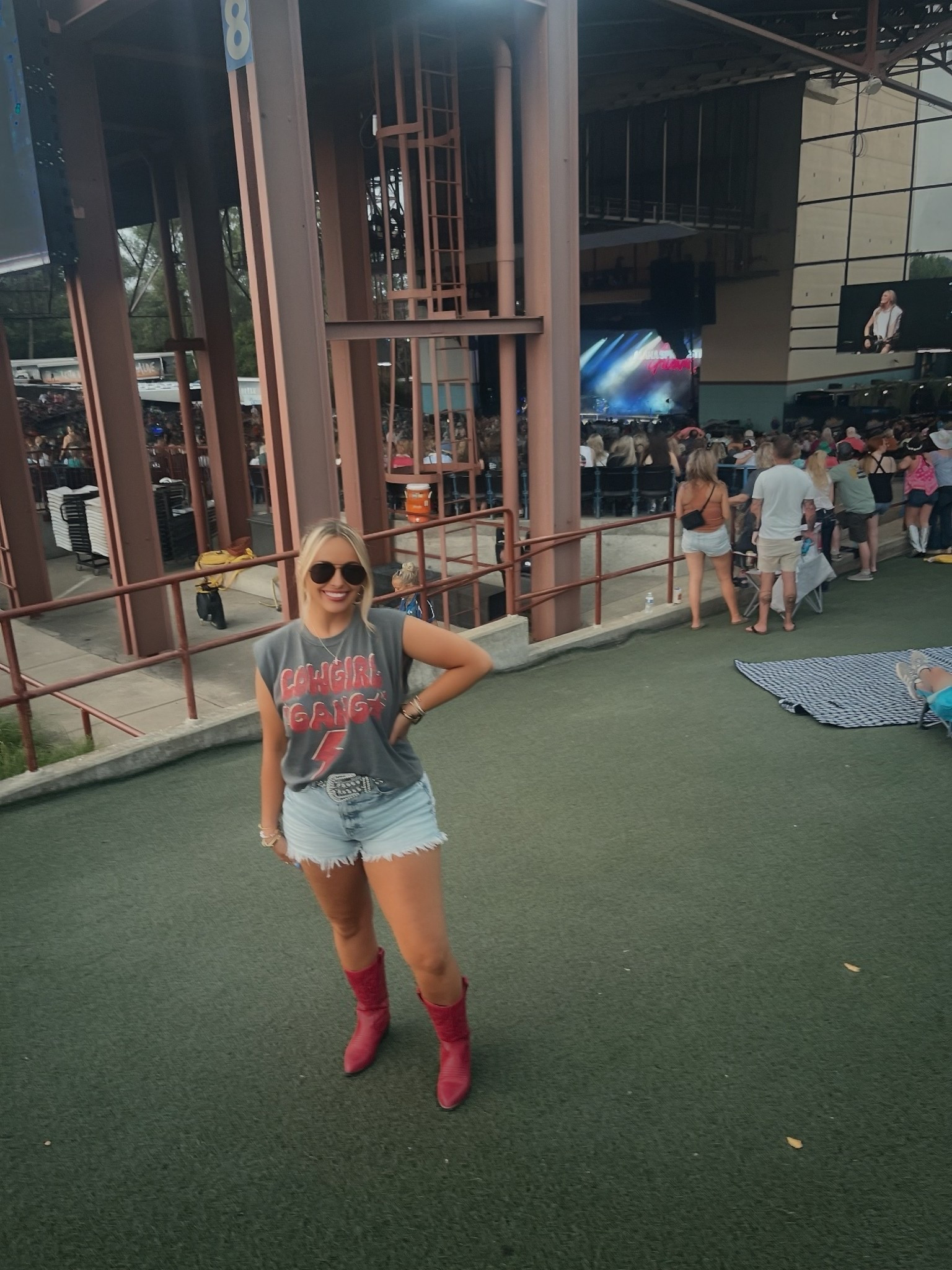 Darlin', it's gonna be a long hot summer ☀️