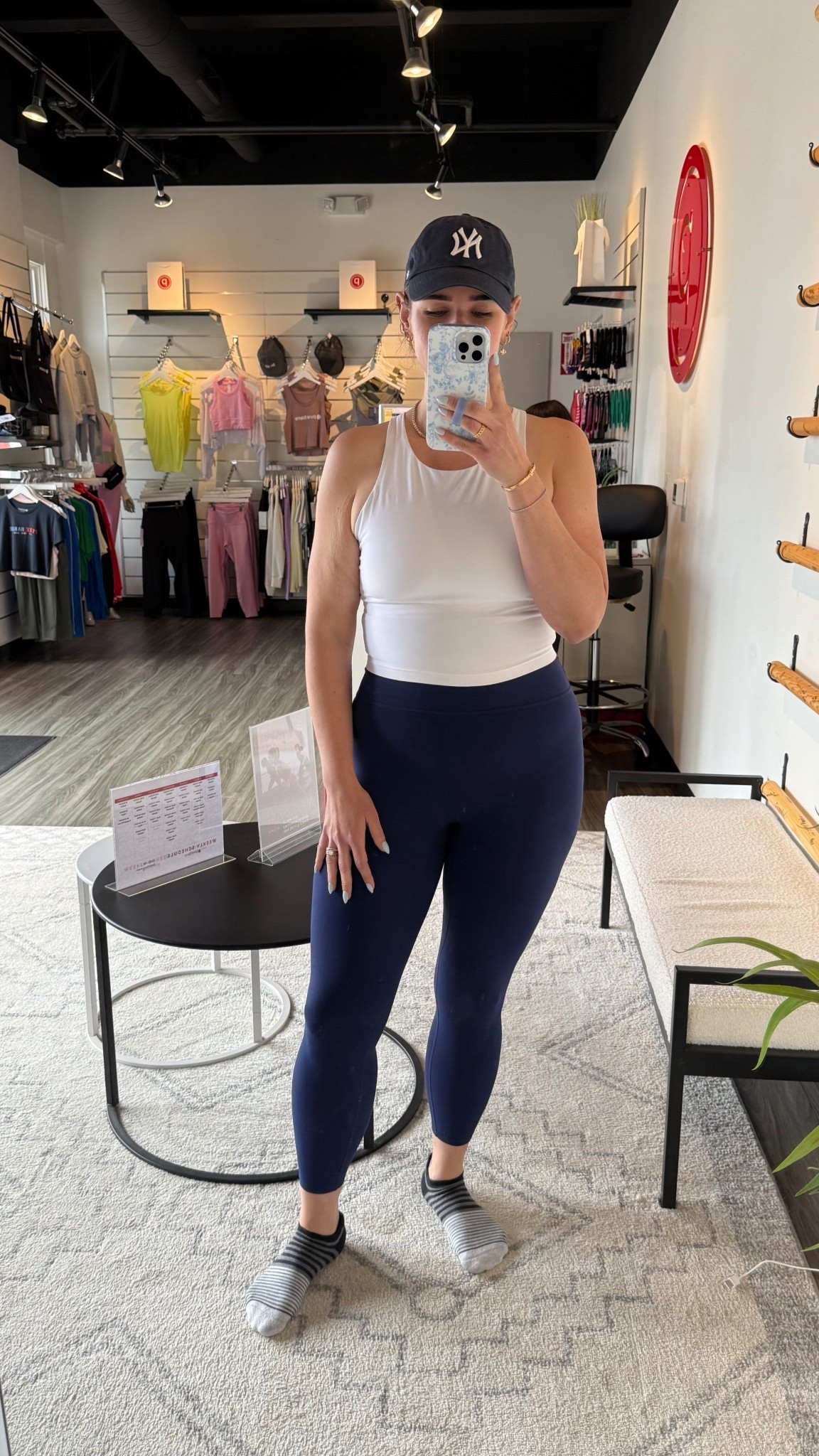 Can we please get more regular workout tops?! I’d like this to be my formal submission to cancel the bra top at the gym. I just can’t anymore 😭