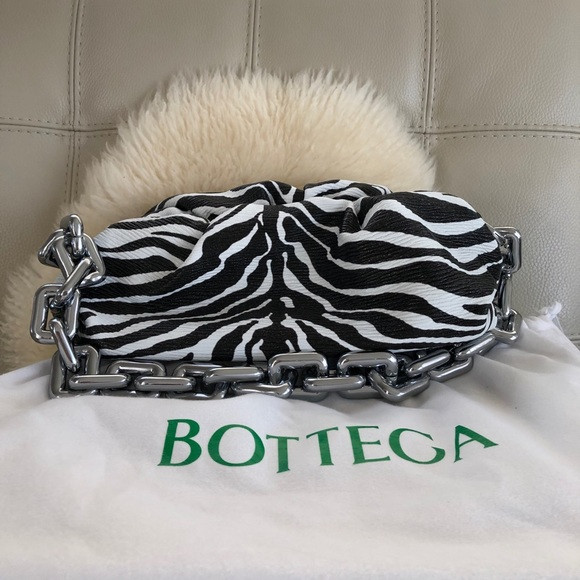👜 SOLD bottega veneta zebra chain pouch | Poshmark