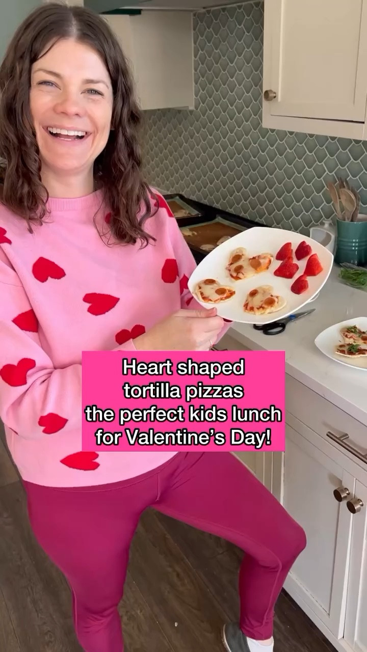 ❤️One of my favorite ways to get my kids into little holidays is with simple themed meals. But, they are not at all adventurous eaters.
🍕Tortilla pizzas are always a hit, so I decided to make a heart shaped batch for Valentine’s Day! Super easy and so fun! 
#valentinesday #valentinesdayrecipes #heartshapedpizza #tortillapizza

#LTKKids #LTKFamily #LTKSeasonal