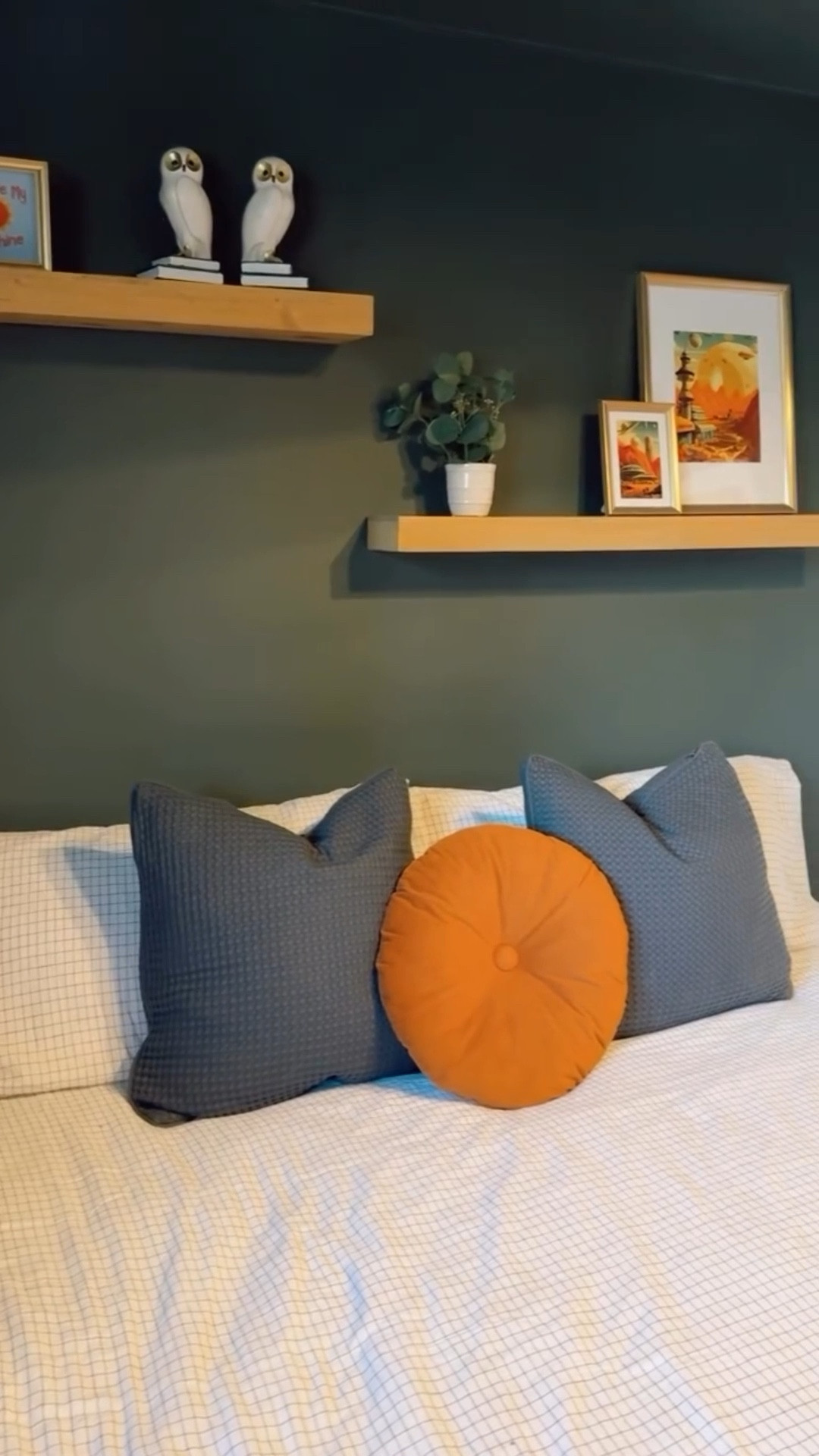 Color-drenched + mid-century, inspired by our son’s love of outer space.
Paint: Foxhall Green by Sherwin-Williams 🌌
I linked the furniture + accessories that bring this moody green room to life ↓

#SherwinWilliams #ColorDrenchedRoom #LTKhome #LTKkids #MidCenturyModern


#LTKKids #LTKFamily #LTKHome