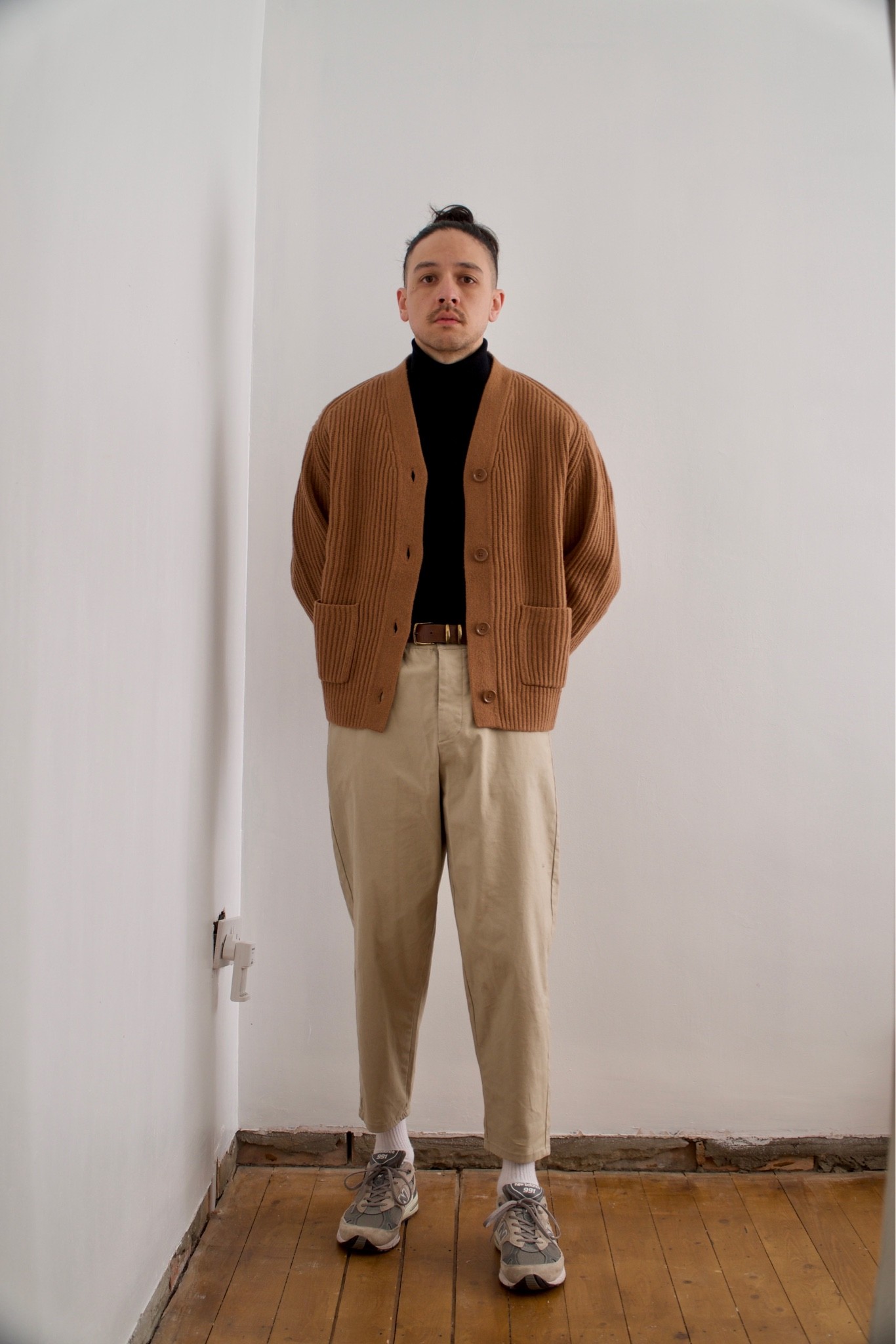 My absolute favourite combo at the moment. The lambswool cardigan is chunky and boxy. Paired with the merino turtleneck for that extra warmth and nice layering effect. @uniqloeurope #LifeWear @shop.ltk #liketkit liketk.it

#LTKmens #LTKeurope #LTKSeasonal