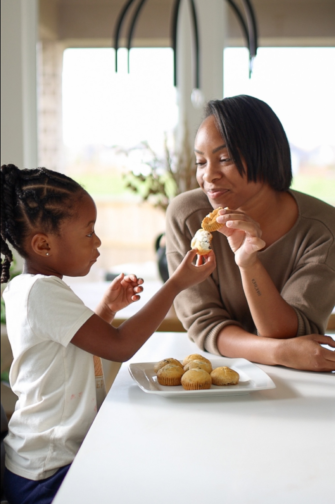 If you’ve been around long enough, you know that baking has become me and Valerie’s “thing” ❤️ No phones, no distractions- just me and her spending QT in the kitchen making our favorite desserts!  Thanks to @walmart’s own Walmart brands, I am able to stretch my dollar even further so we can have more of our baking dates without stressing about how expensive grocery shopping is! Linking some of our faves here 🤗
