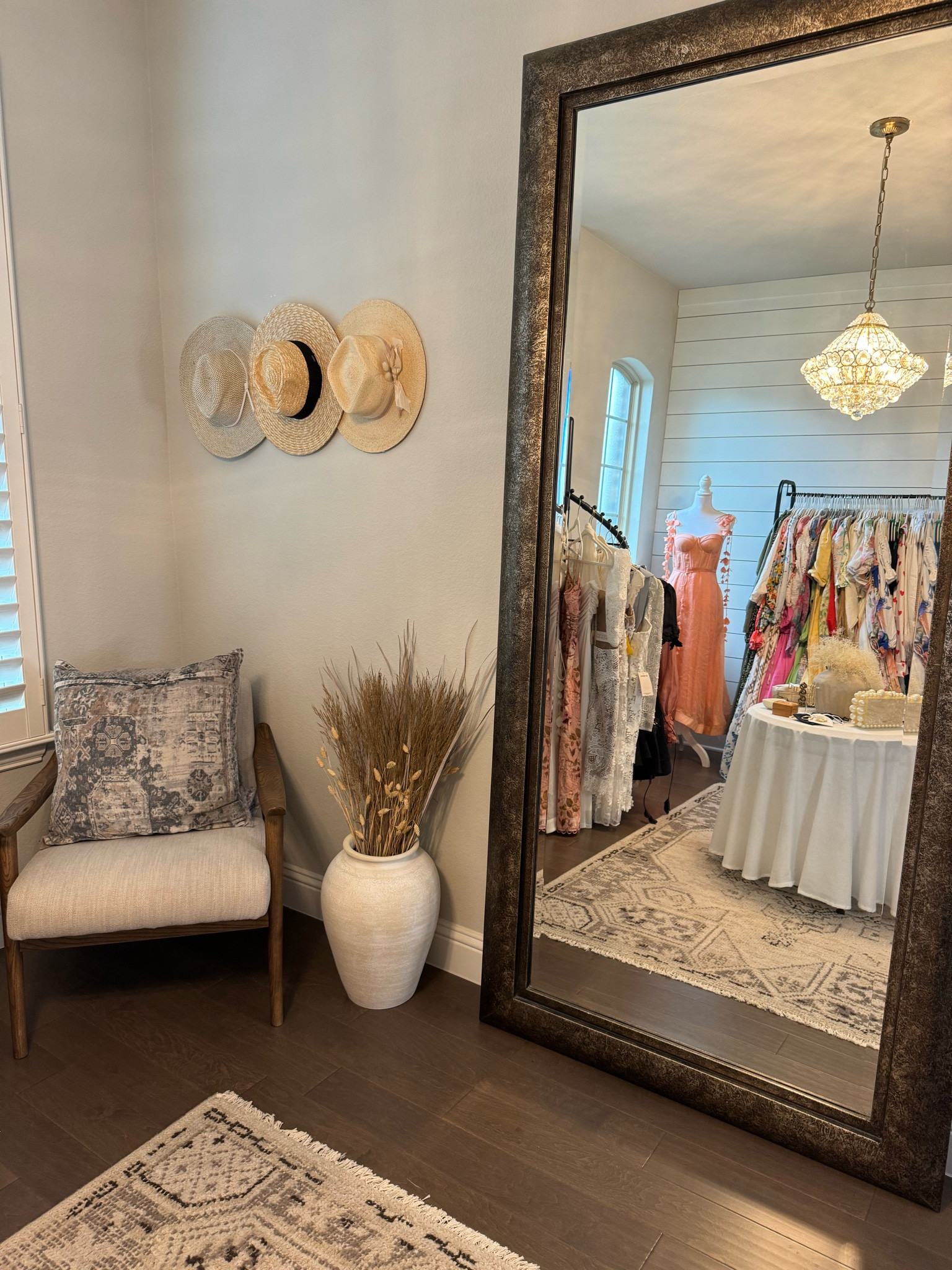 Our styling space 🤍

#LTKFindsUnder100 #LTKFindsUnder50 #LTKHome