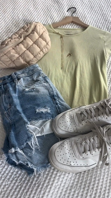 sunlight on repeat, easy fits, and that soft summer glow 🌞🫶🏼

a little yellow green moment with lived in denim, white sneakers, and gold details that catch the light just right 😌

simple, effortless, and made for warm days that turn into long nights 🌅🥂

#LTKstyle #LTKfinds #SummerOutfits #OOTD #EffortlessStyle #EverydayStyle #CasualChic #SummerVibes #StreetStyle #GoldenHourStyle #MomJeans #OOTDInspo

#LTKootd #LTKSeasonal #LTKSaleAlert