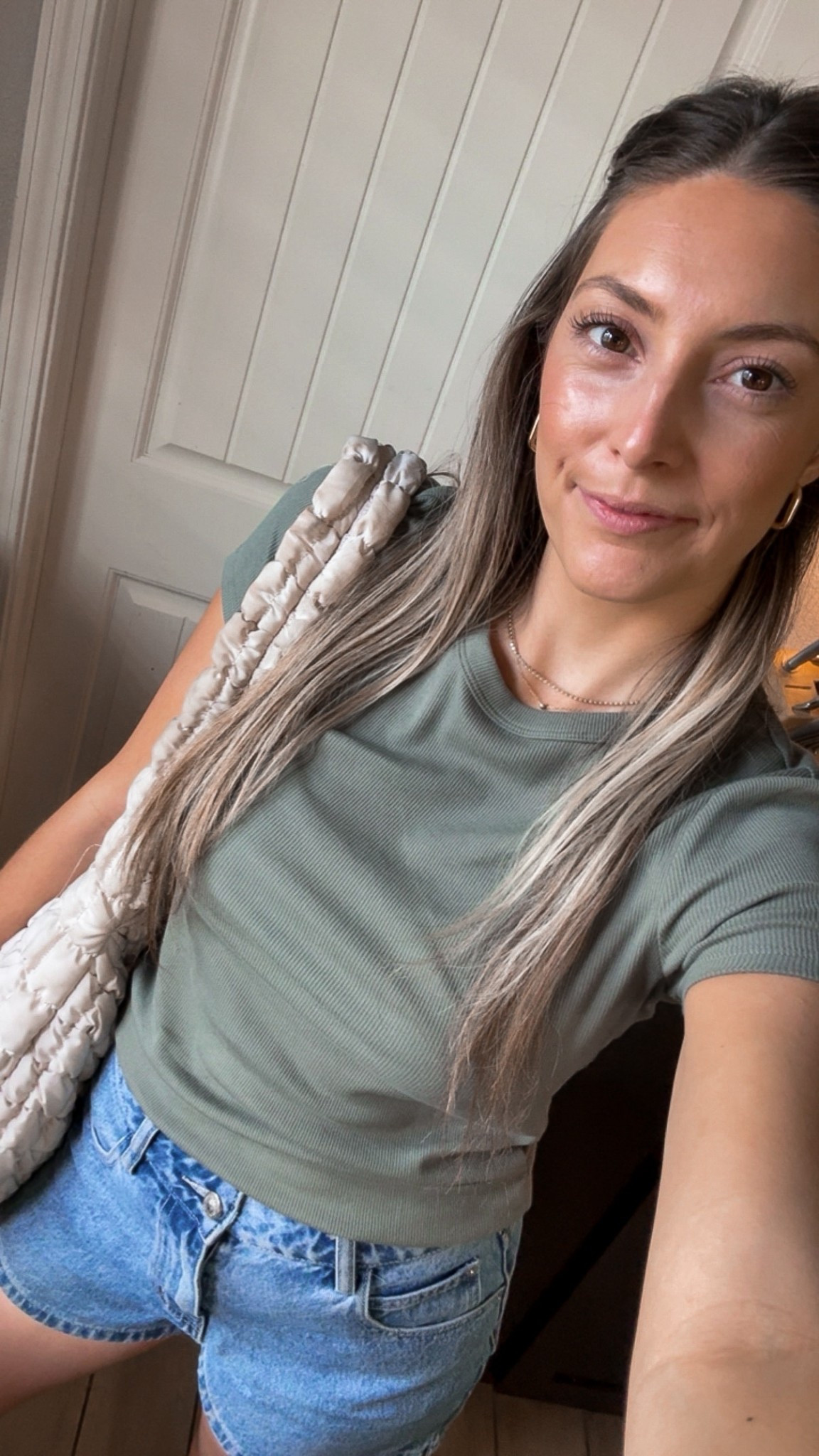 Fall outfit, fall transition, fall casual, basic tee, mom outfit, errands outfit 