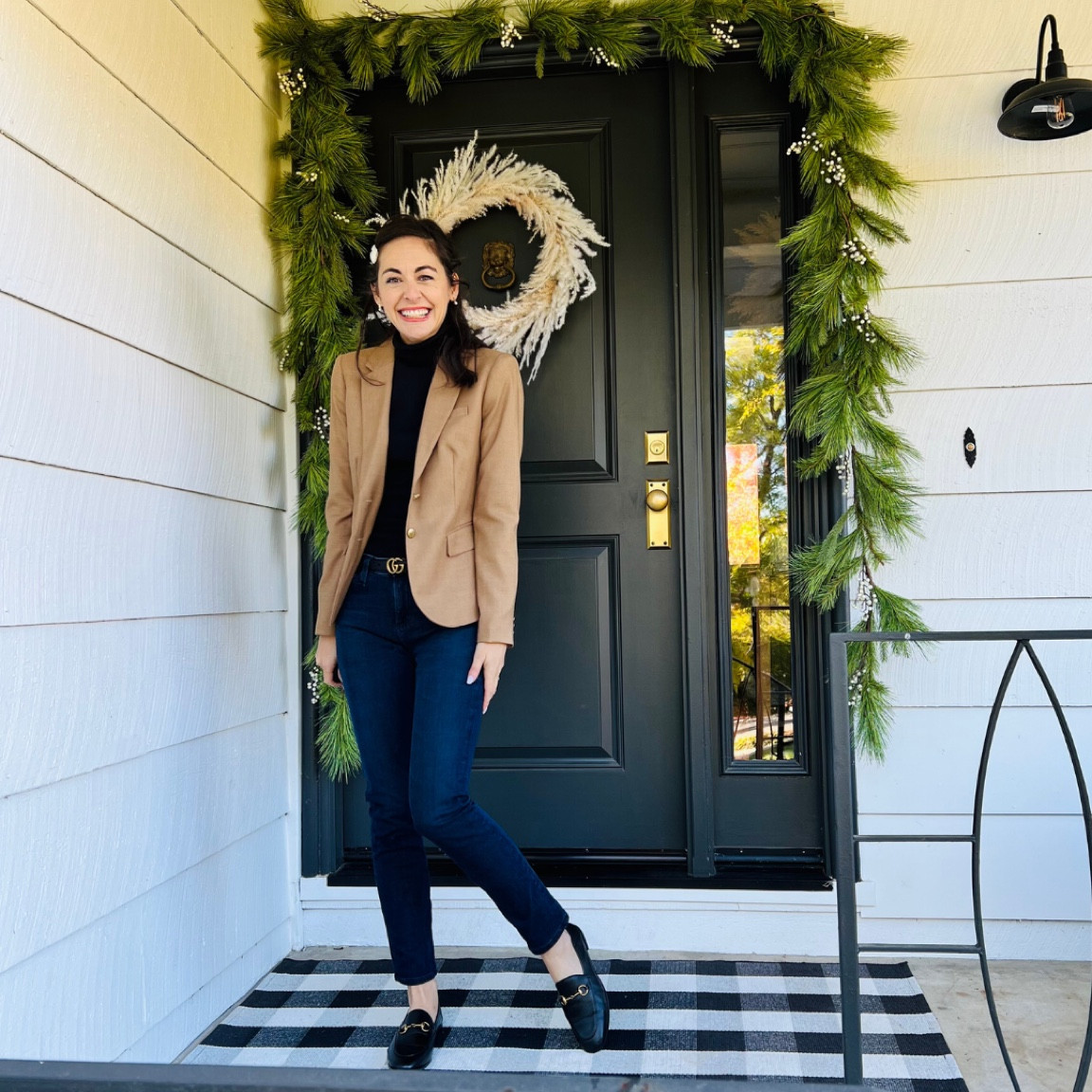 HAUTE MAMA LOOK OF THE DAY
#stylisttip - wear classic loafers with updated jeans. I’m wearing my go to #gucciloafers with #modernskinny jeans that sit a little lower on my waist and aren’t as tight at the ankle. 
Wearing a 0 in this blazer on sale under $100 