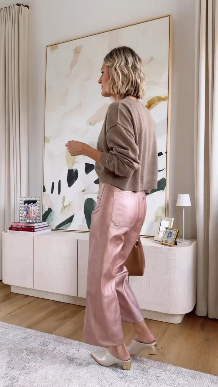 Use my code LOVERLY30 for 30% off these Anthrologie pieces! Wearing XS/25!

Loverly Grey, Anthropologie, winter outfit, sale, wide leg pants 

#LTKSaleAlert #LTKSeasonal #LTKStyleTip