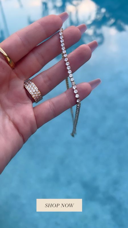 marrin costello, marrin costello jewelry, jewelry, gold jewelry, gold layers, gold looks, no tarnish, diamond collection, gold, gold necklace, gold necklaces, gold earrings, vacation, spring break, earrings, necklace layers, jacinta devlin, styledbyjacinta, pool, ocean

#LTKunder100 #LTKstyletip