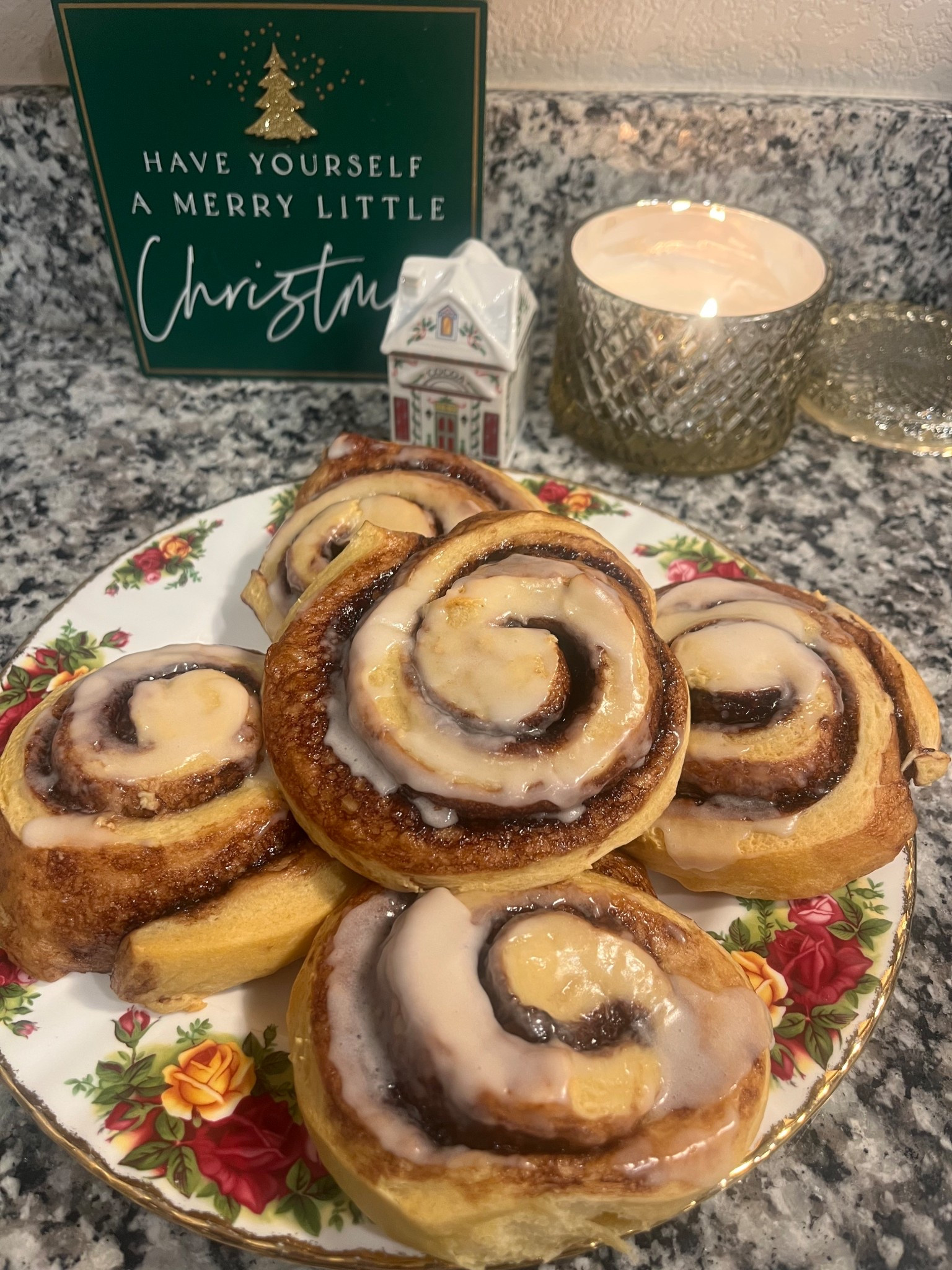Hot Coco Cinnamon rolls! 
#holidaybaking #favoriterecipes #christmasbaking #cozyathome

#LTKfoodie #LTKHoliday #LTKmomlife
