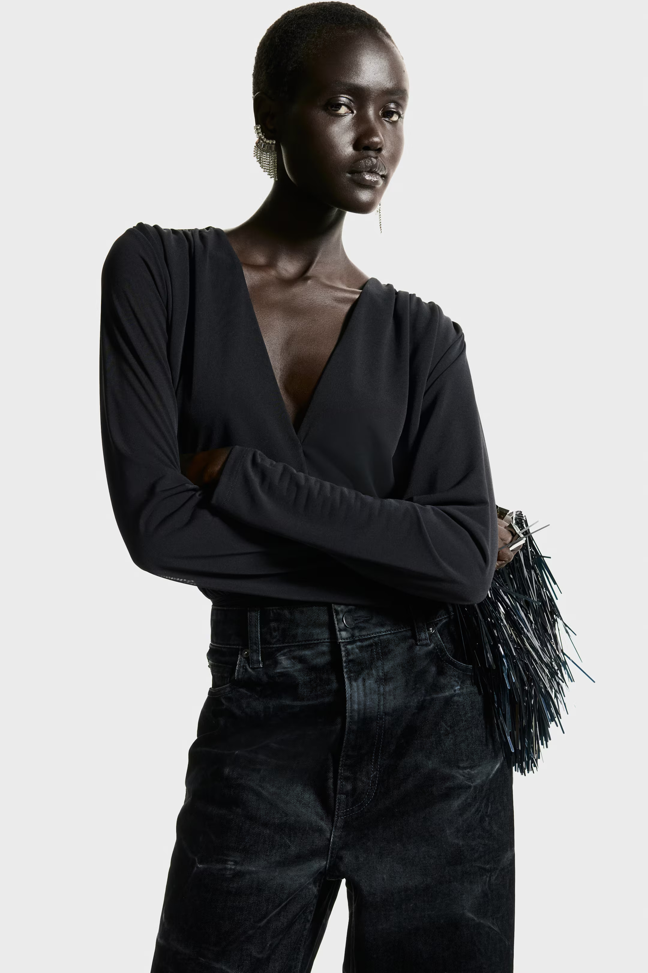 Draped V-neck thong body - Black | H&M GB | H&M (UK, MY, IN, SG, PH, TW, HK)