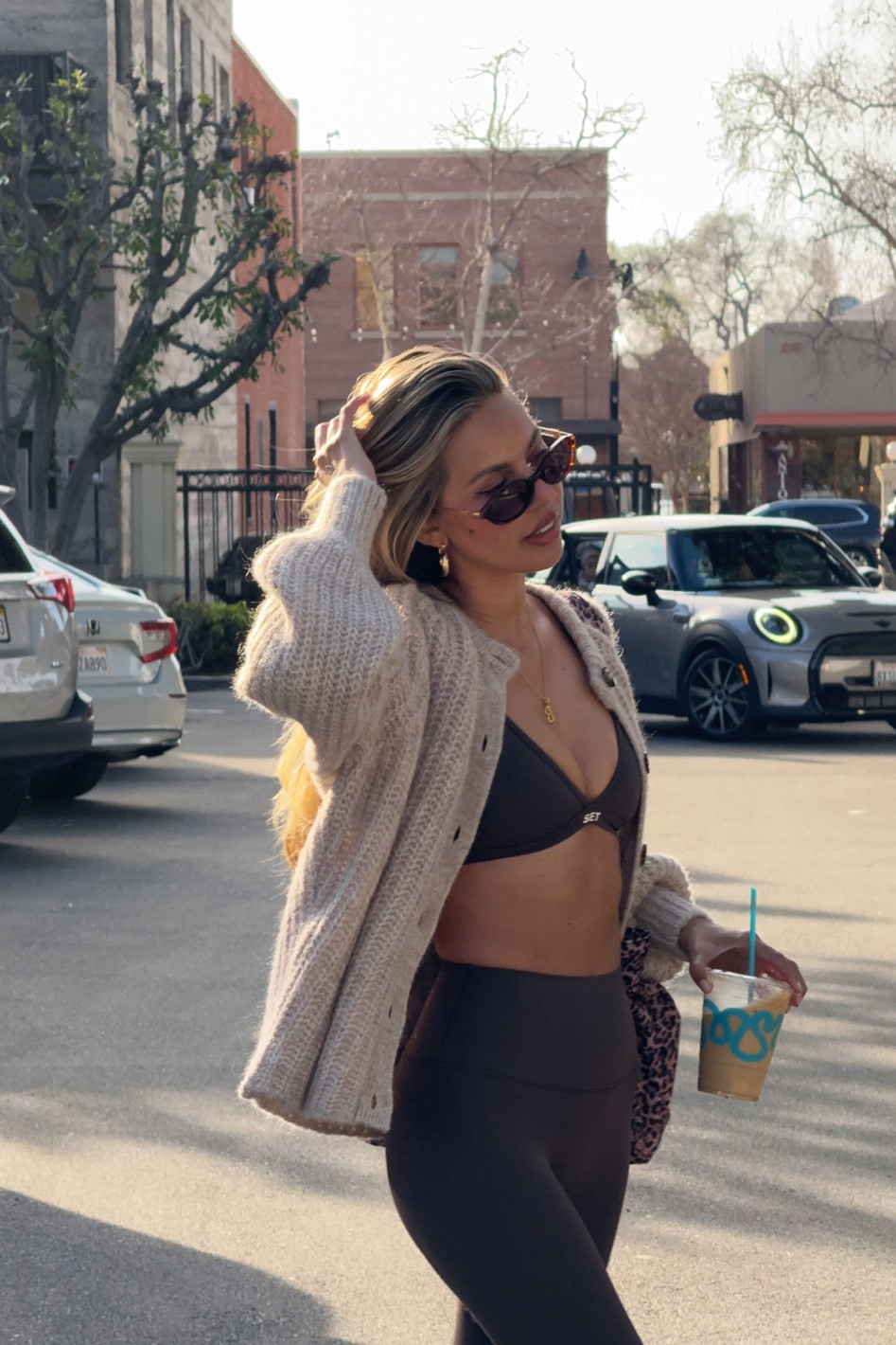 espresso brown activewear set from SET ACTIVE ☕️

this set is sold out in this color, but they have it in black & navy blue still so i linked those for you guys!



#LTKFitness #LTKStyleTip

#LTKActive