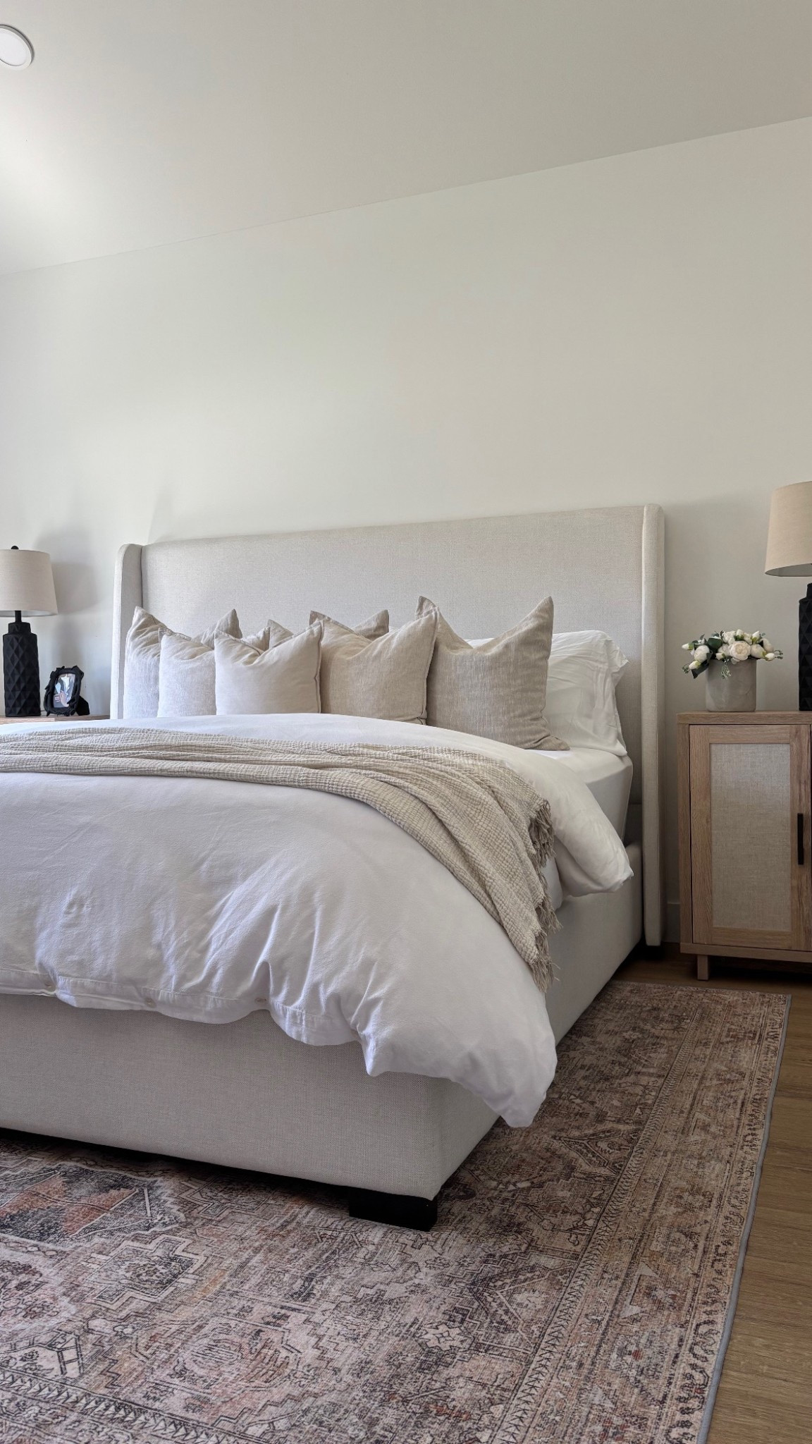 B E D D I N G / flipped the reversible duvet cover & coverlet. I think this simple light linen beige vibe just might be my fav for the summer

Bedroom | Furniture | Bed | Neutral | Oatmeal | Linen | Pillows | Pillow Covers | Amazon Canada

#LTKsale #LTKcasa #LTKcanada